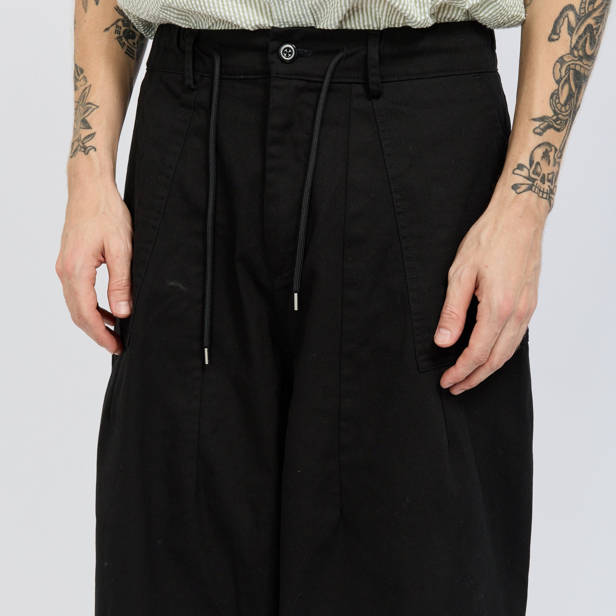 Frizmworks | Twill Balloon Pants Black | Maplestore
