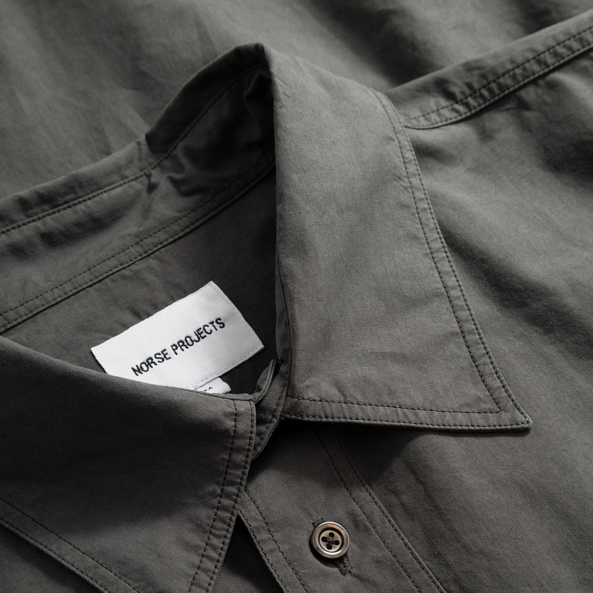 Norse Projects | Falster Cotton Tencel Jet Oversize Shirt Beluga | Maplestore