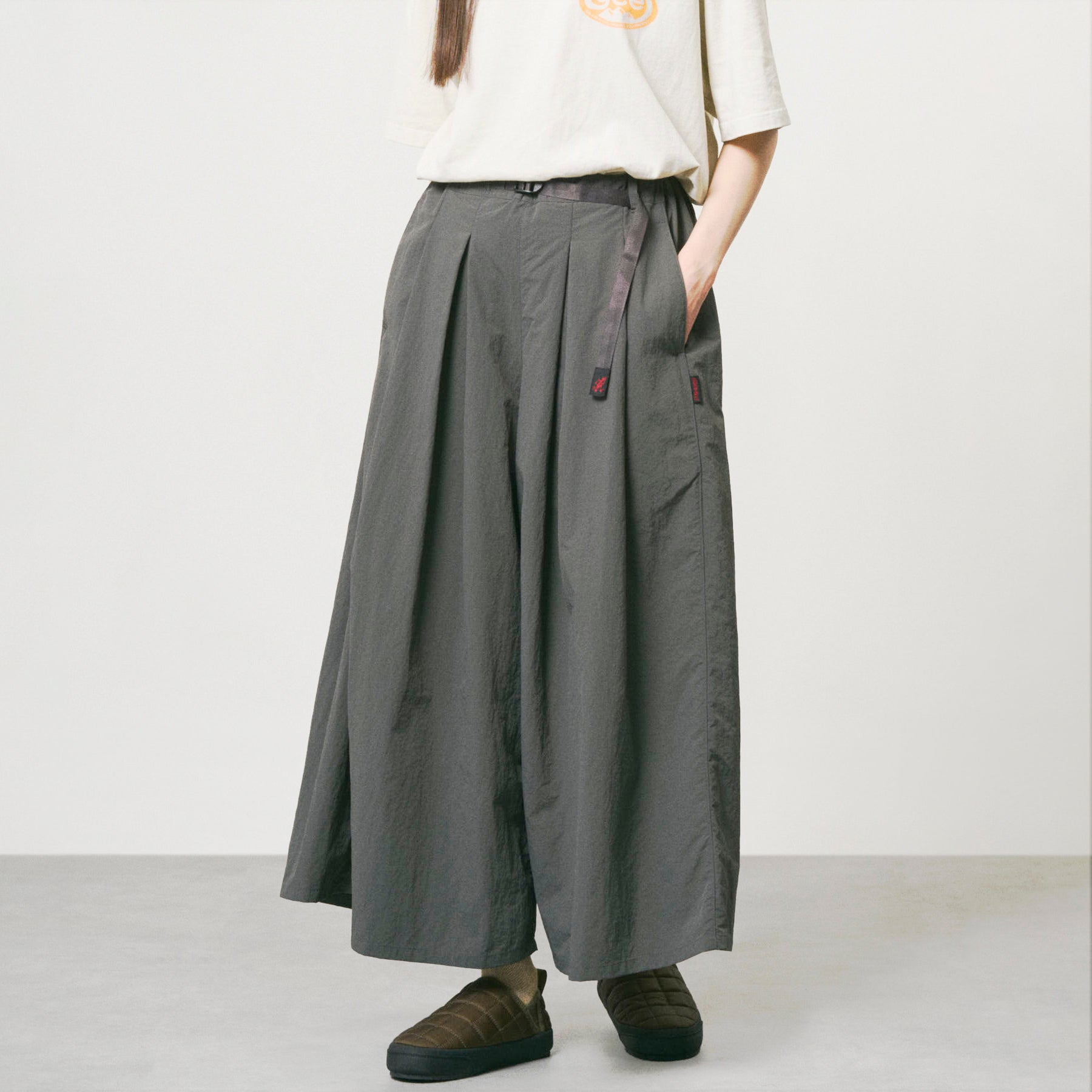 Nylon Flare Pant Carbon