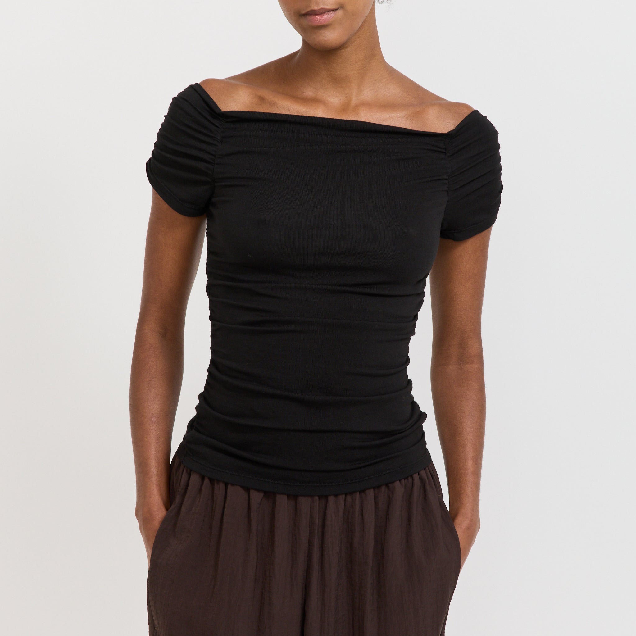 Geel | Halle Top Black | Maplestore