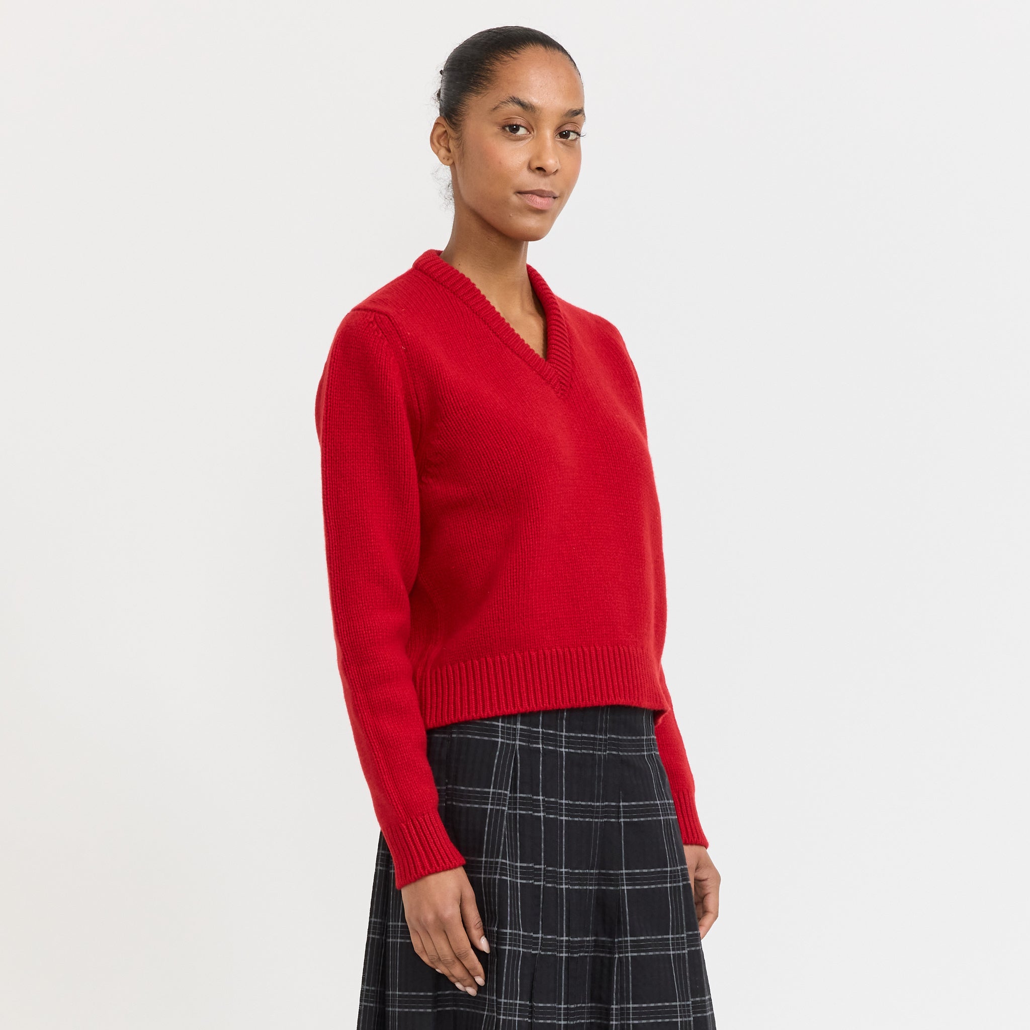 Glenn V-Neck Ruby Red