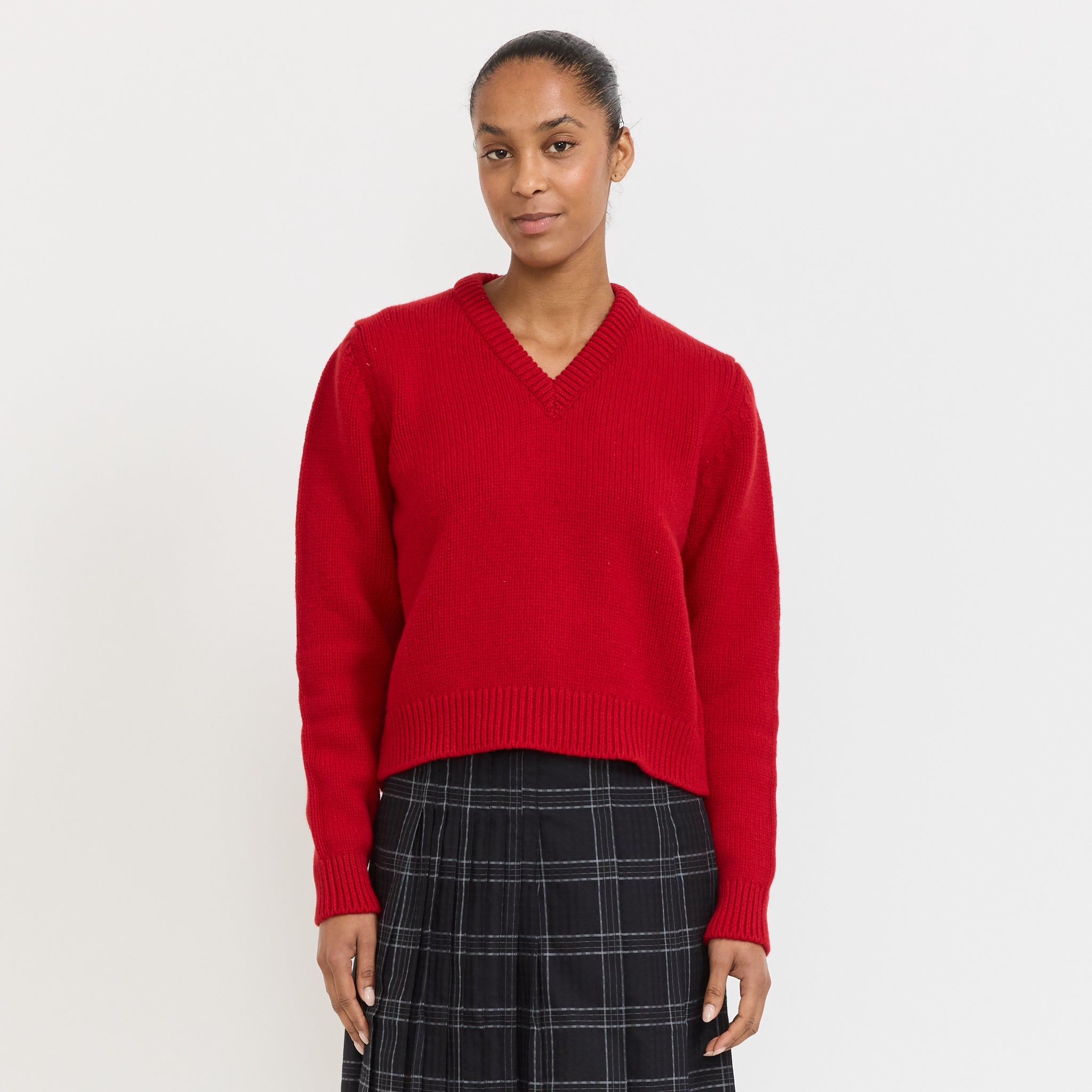 Glenn V-Neck Ruby Red