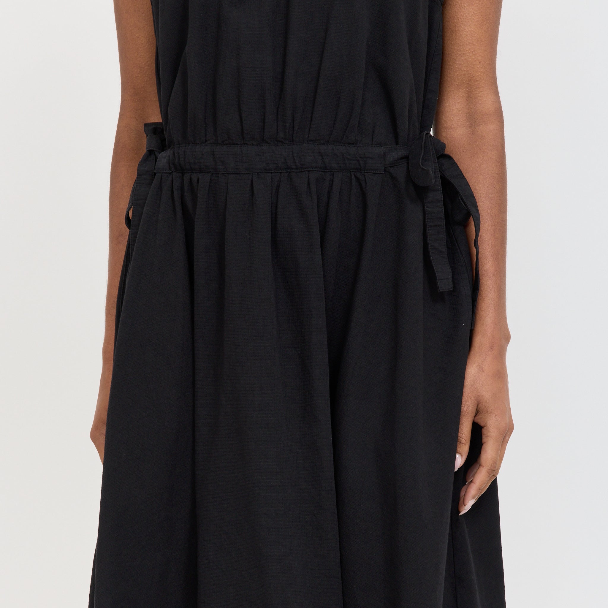 Girls of Dust | Apron Dress Black | Maplestore