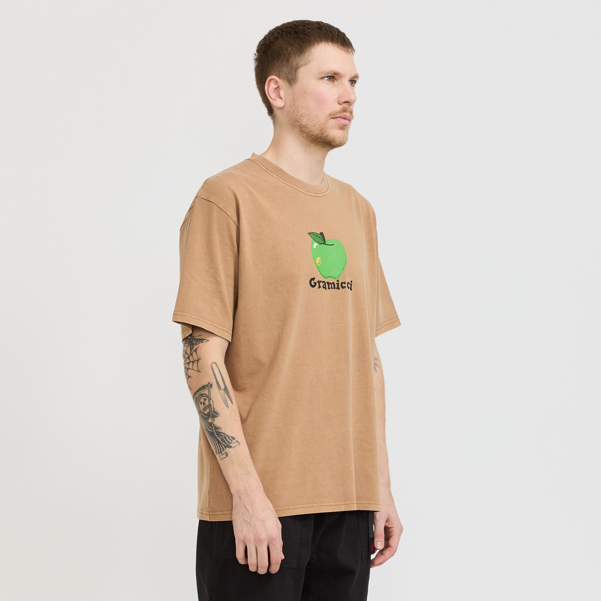 Gramicci | Apple Tee Brown Pigment | Maplestore