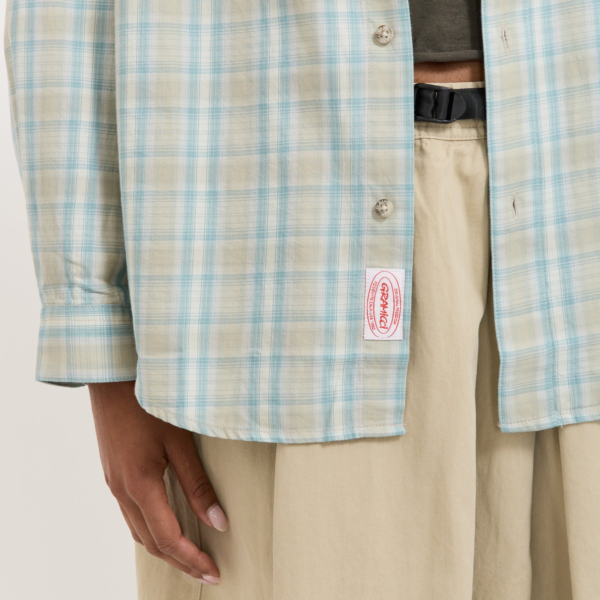 Gramicci | Checkered Ombre Shirt Blue | Maplestore