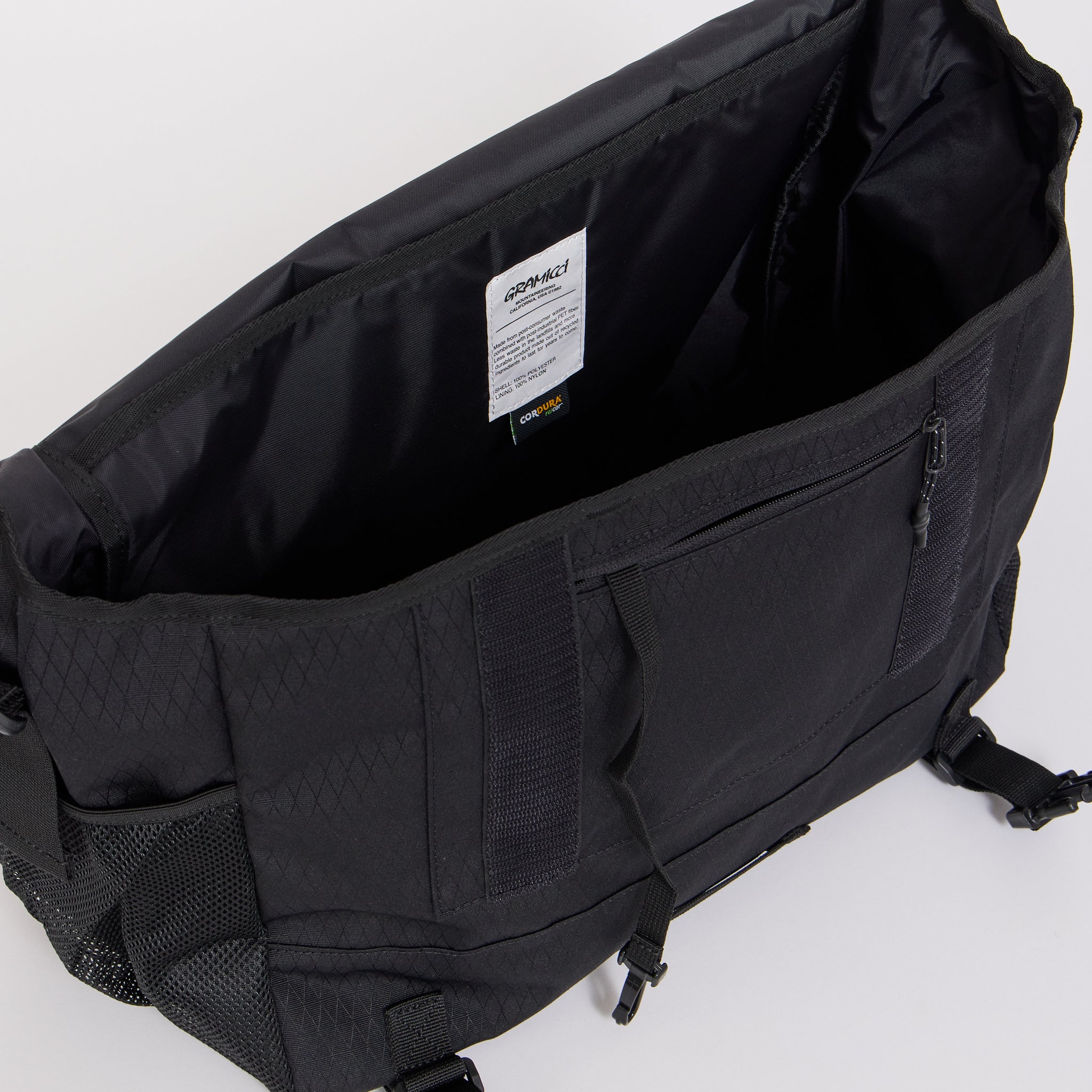 Gramicci | Gramicci Messenger Bag Black | Maplestore