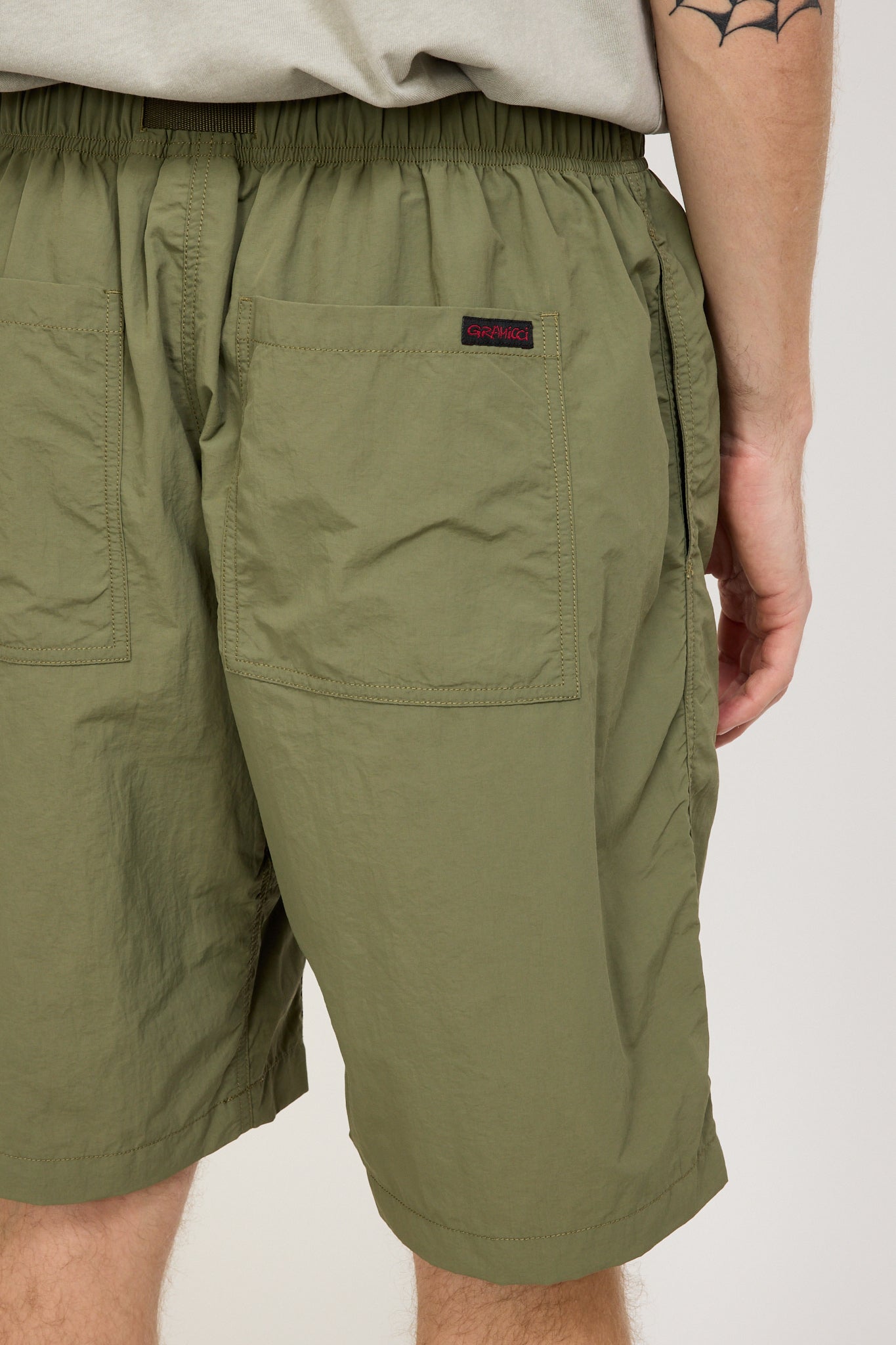 Gramicci | Nylon Loose Short Olive | Maplestore