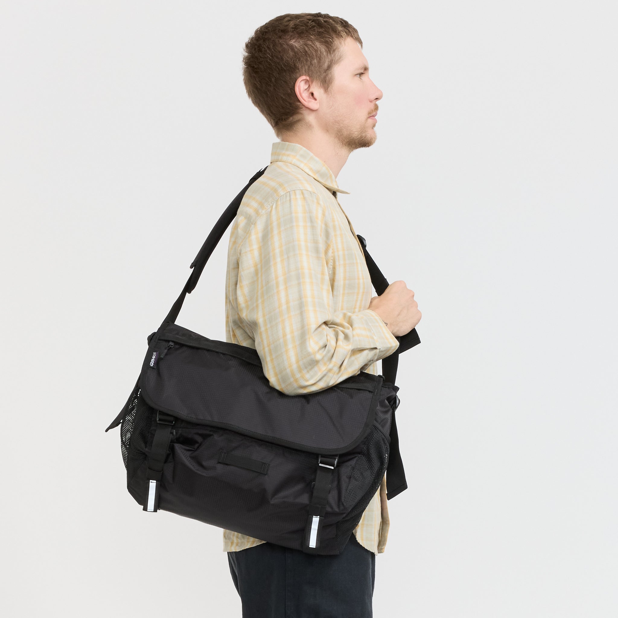 Gramicci | Gramicci Messenger Bag Black | Maplestore