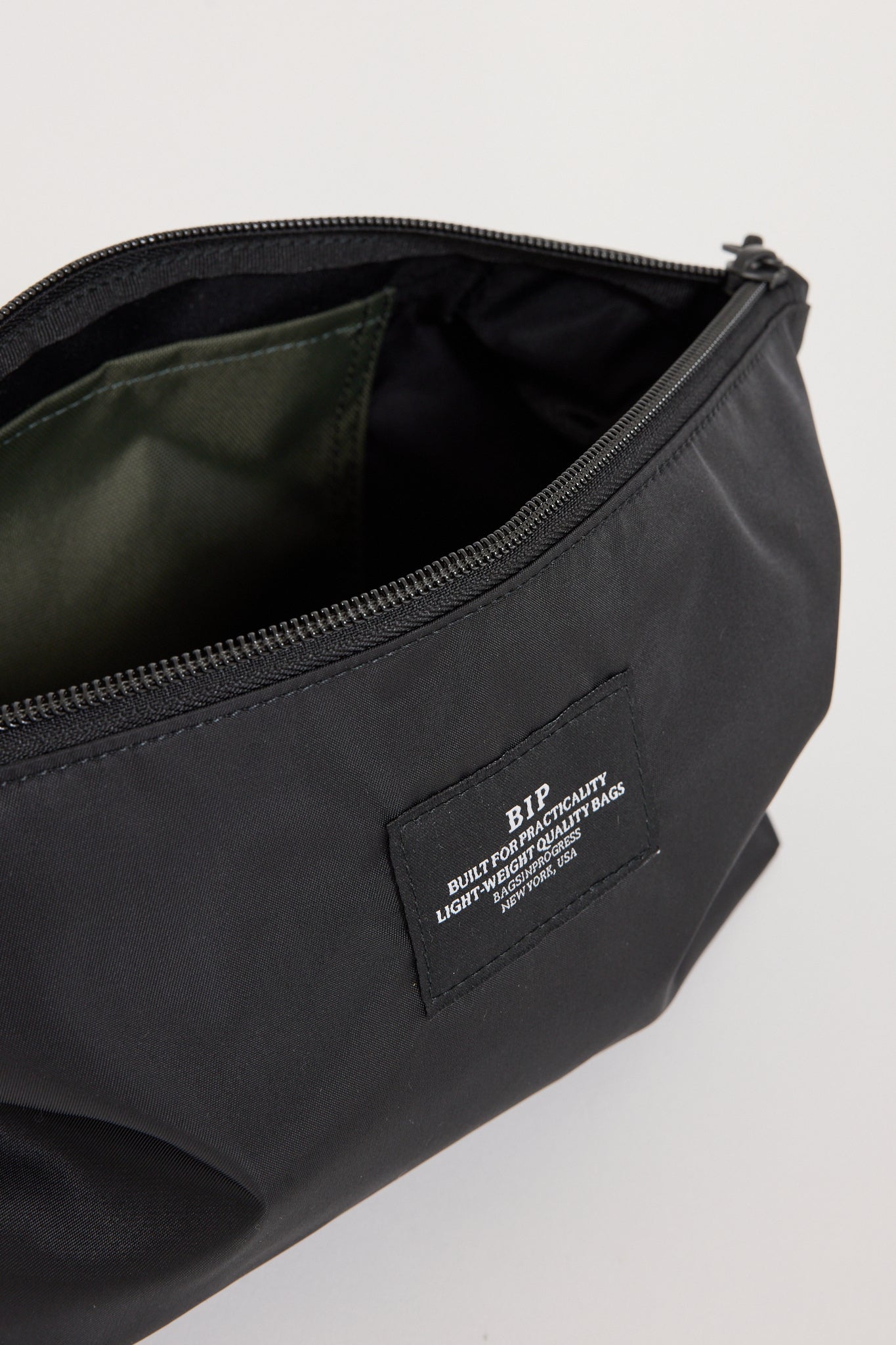 Bags In Progress | Fannypack Crossbody Black/Khaki Green Pocket | Maplestore