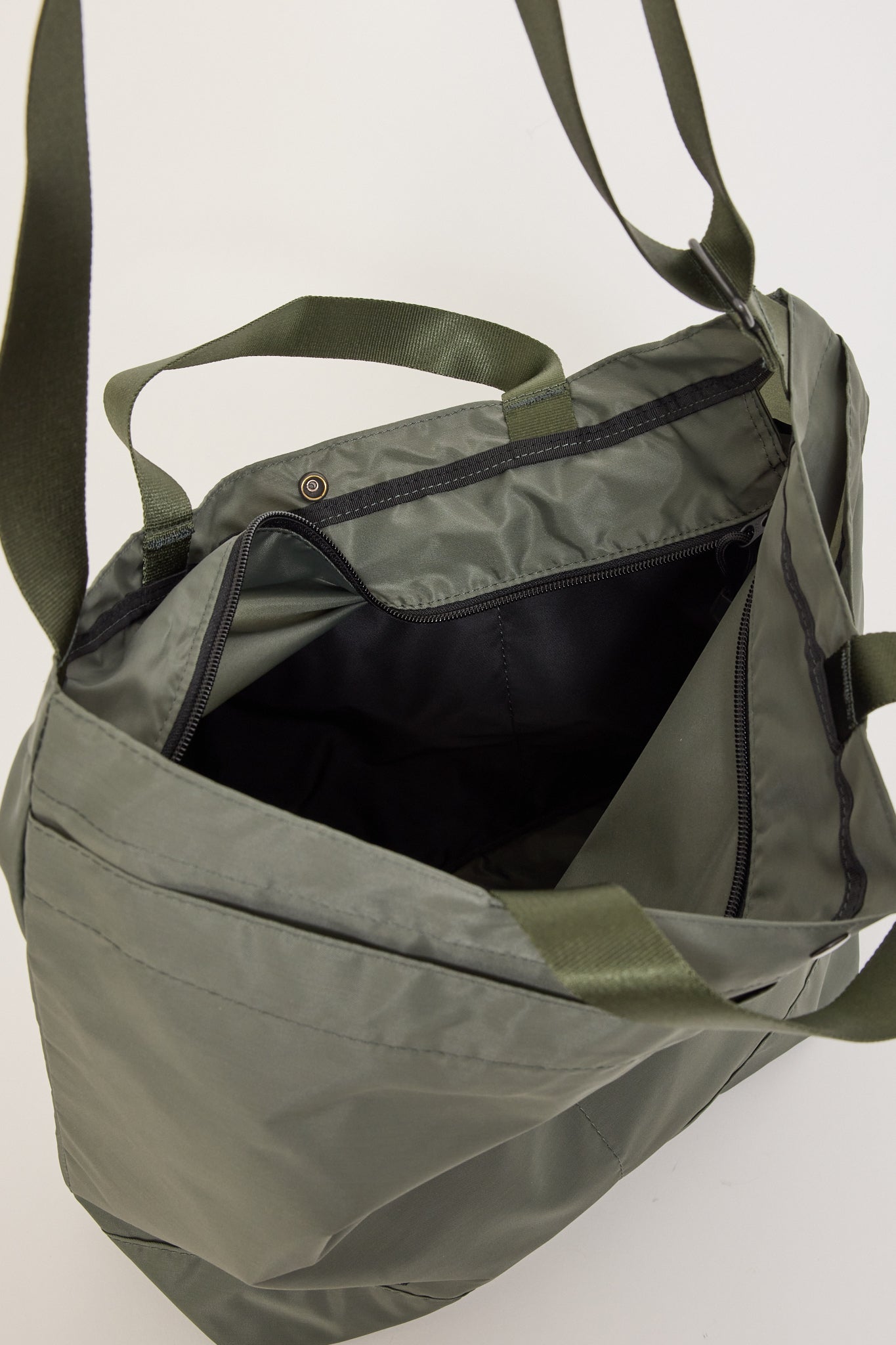 Bags In Progress | New York Tote Medium Khaki Green | Maplestore