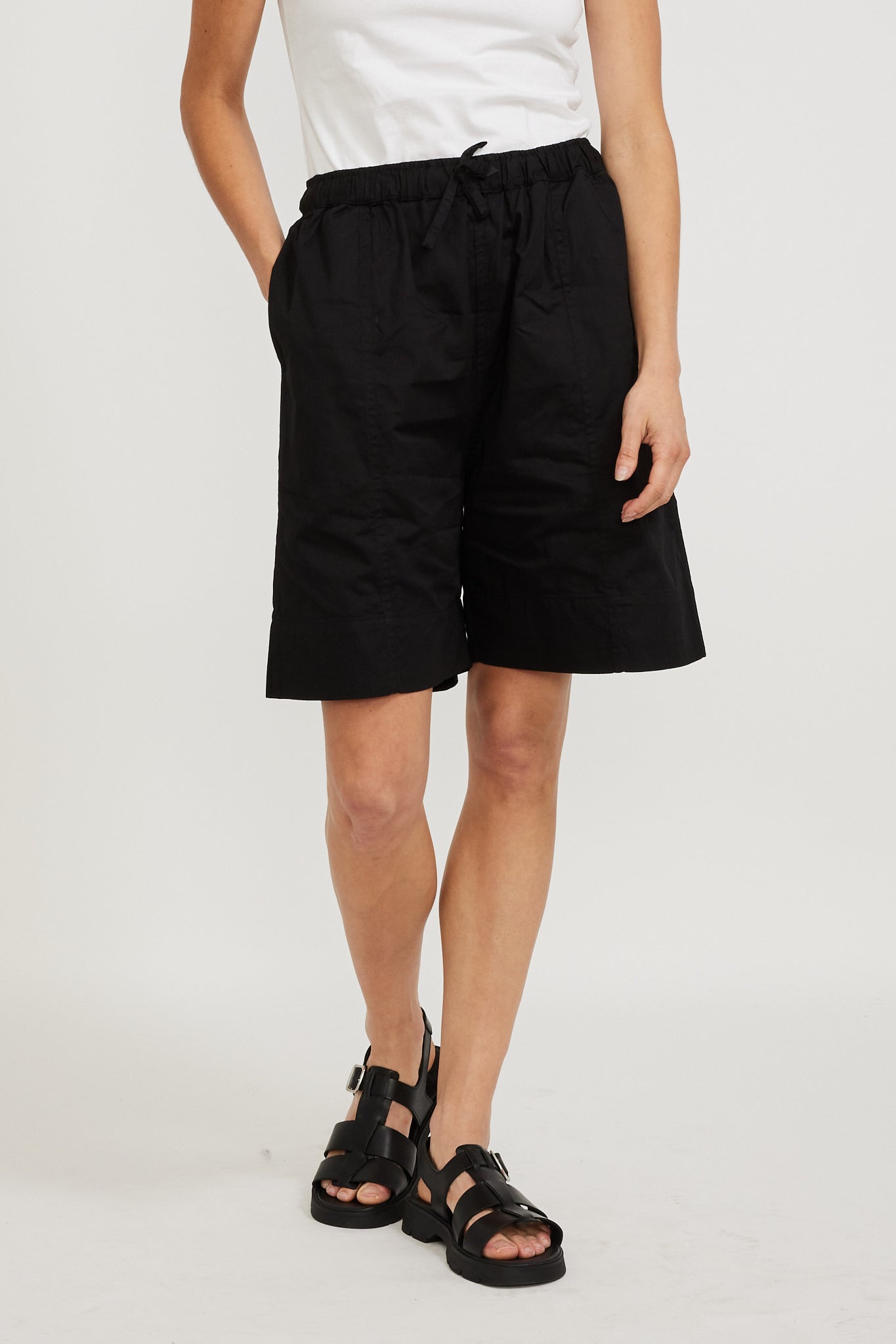 Kowtow | Fragment Shorts Black | Maplestore