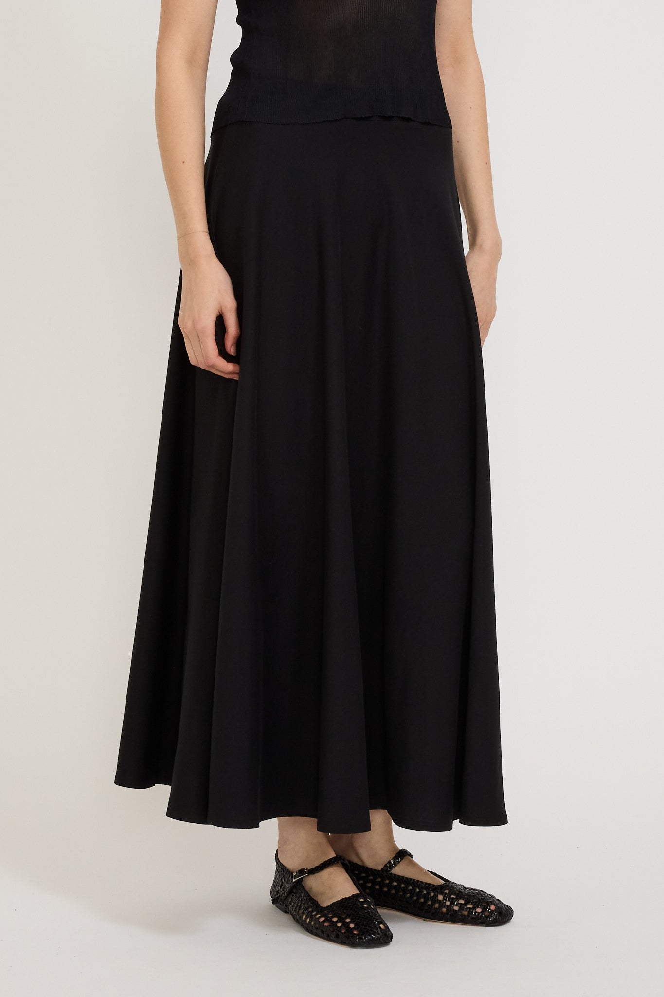 Kowtow | Sphere Skirt Black | Maplestore