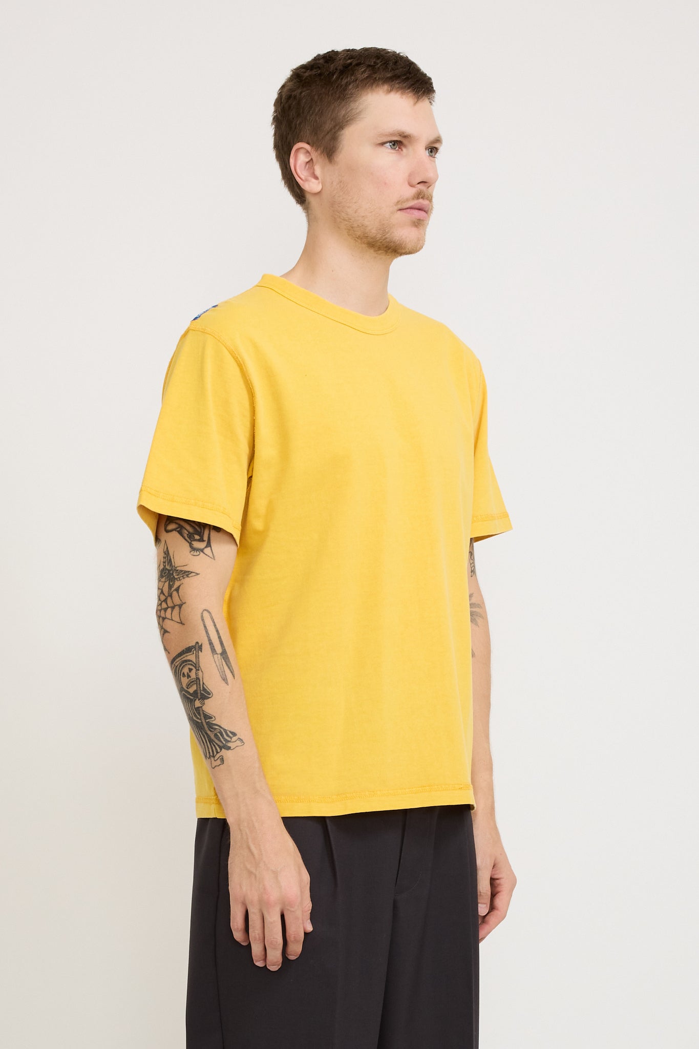 Blind Tee Gold