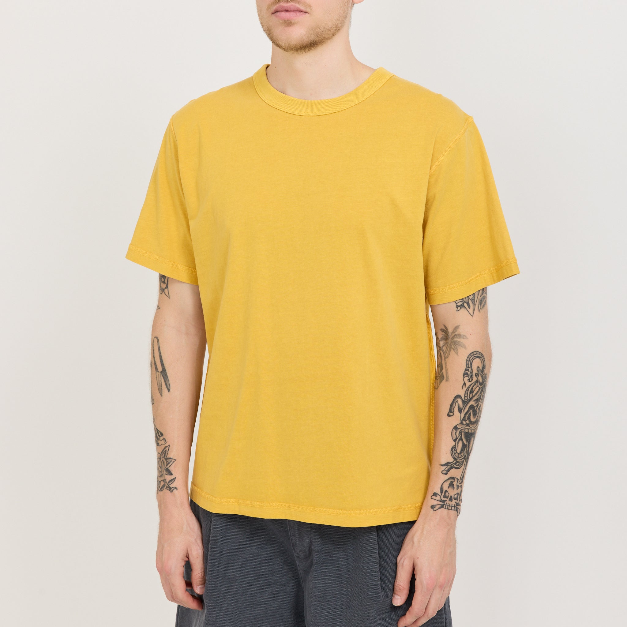 Blind Tee Gold