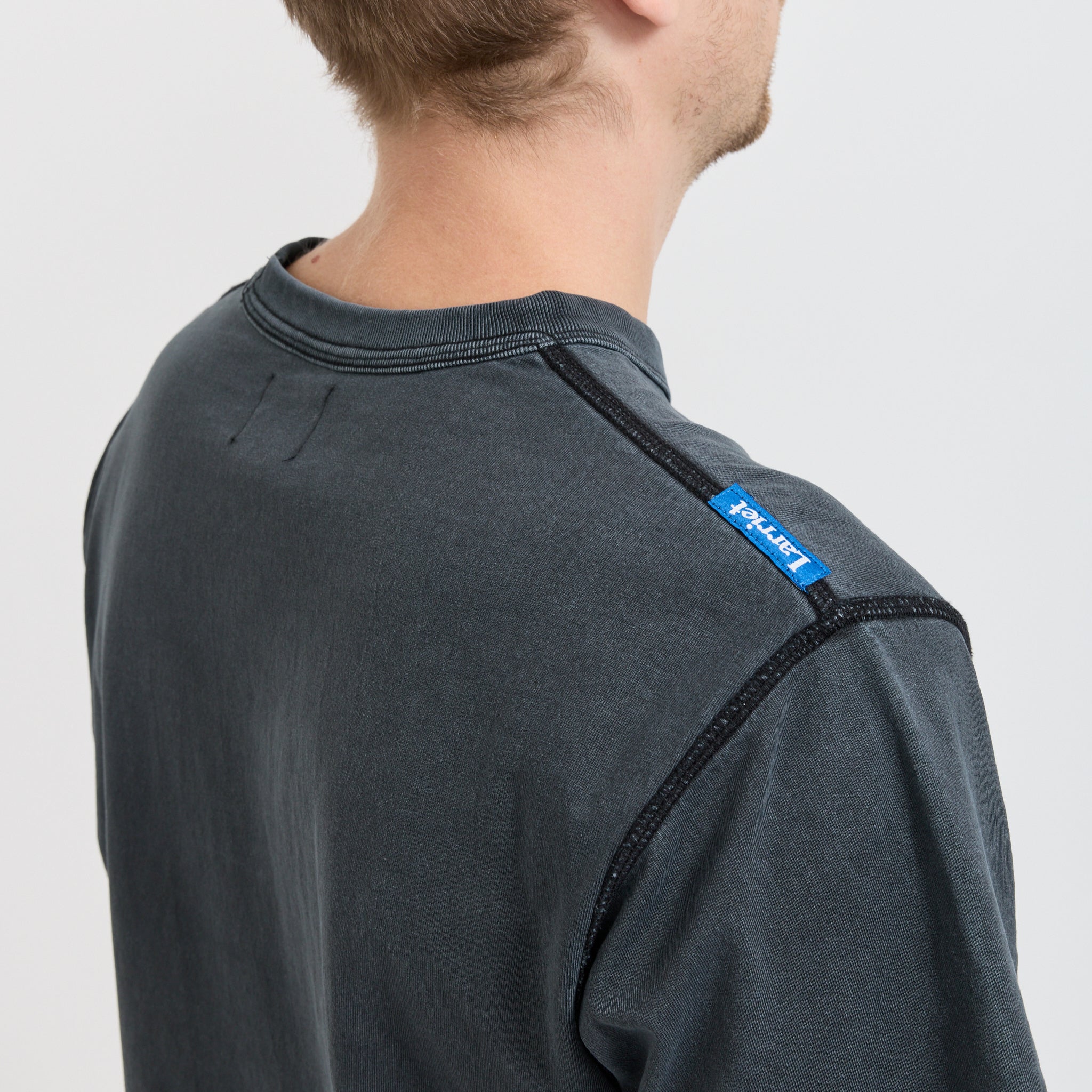 Larriet | Blind Tee Used Black | Maplestore