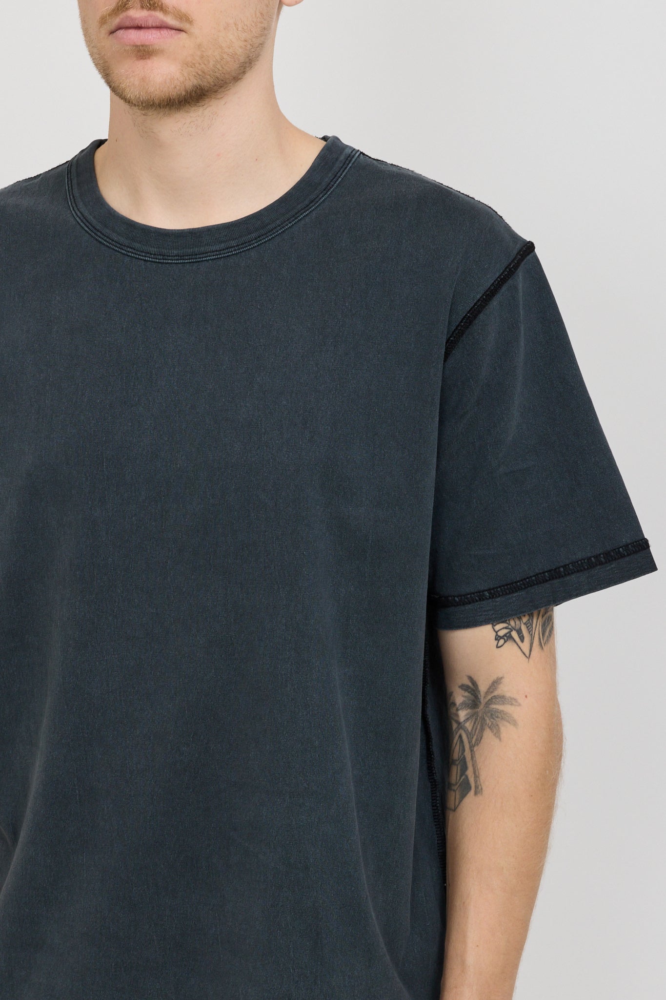 Larriet | Blind Tee Used Black | Maplestore