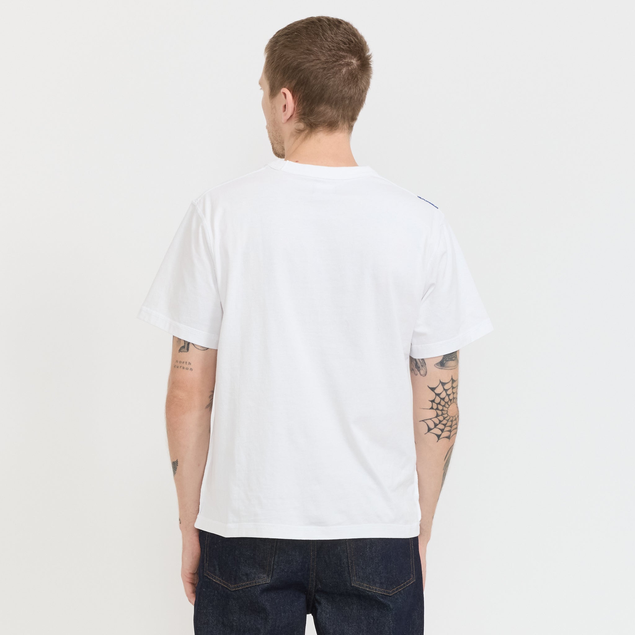 Larriet | Blind Tee White | Maplestore