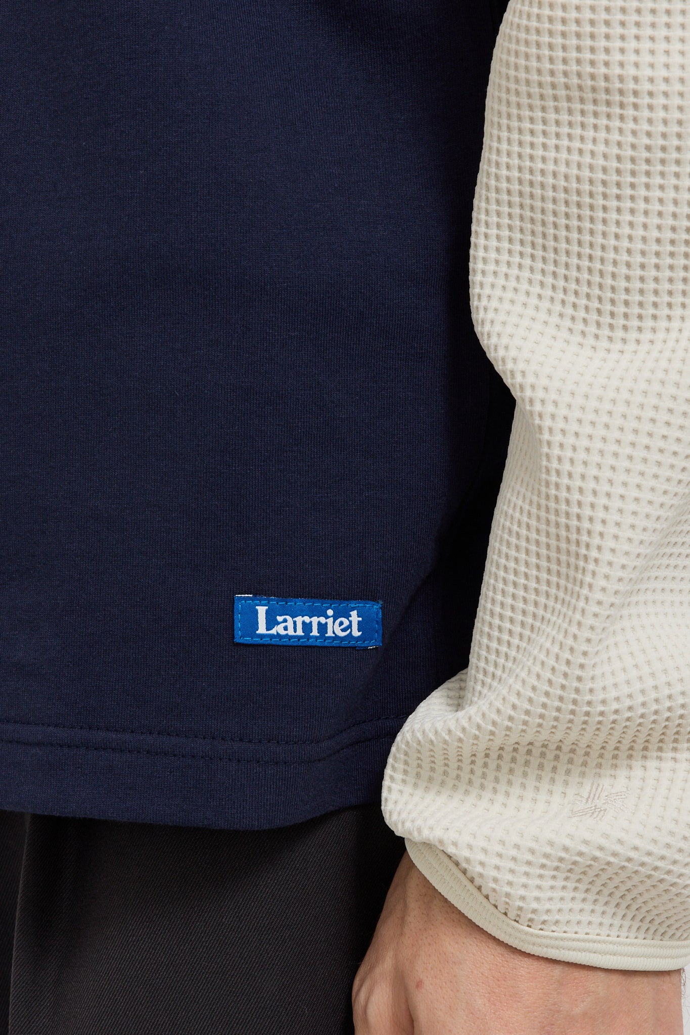 Larriet | Chad Tee Navy | Maplestore