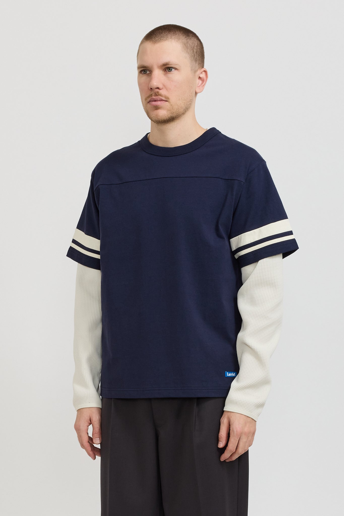 Larriet | Chad Tee Navy | Maplestore