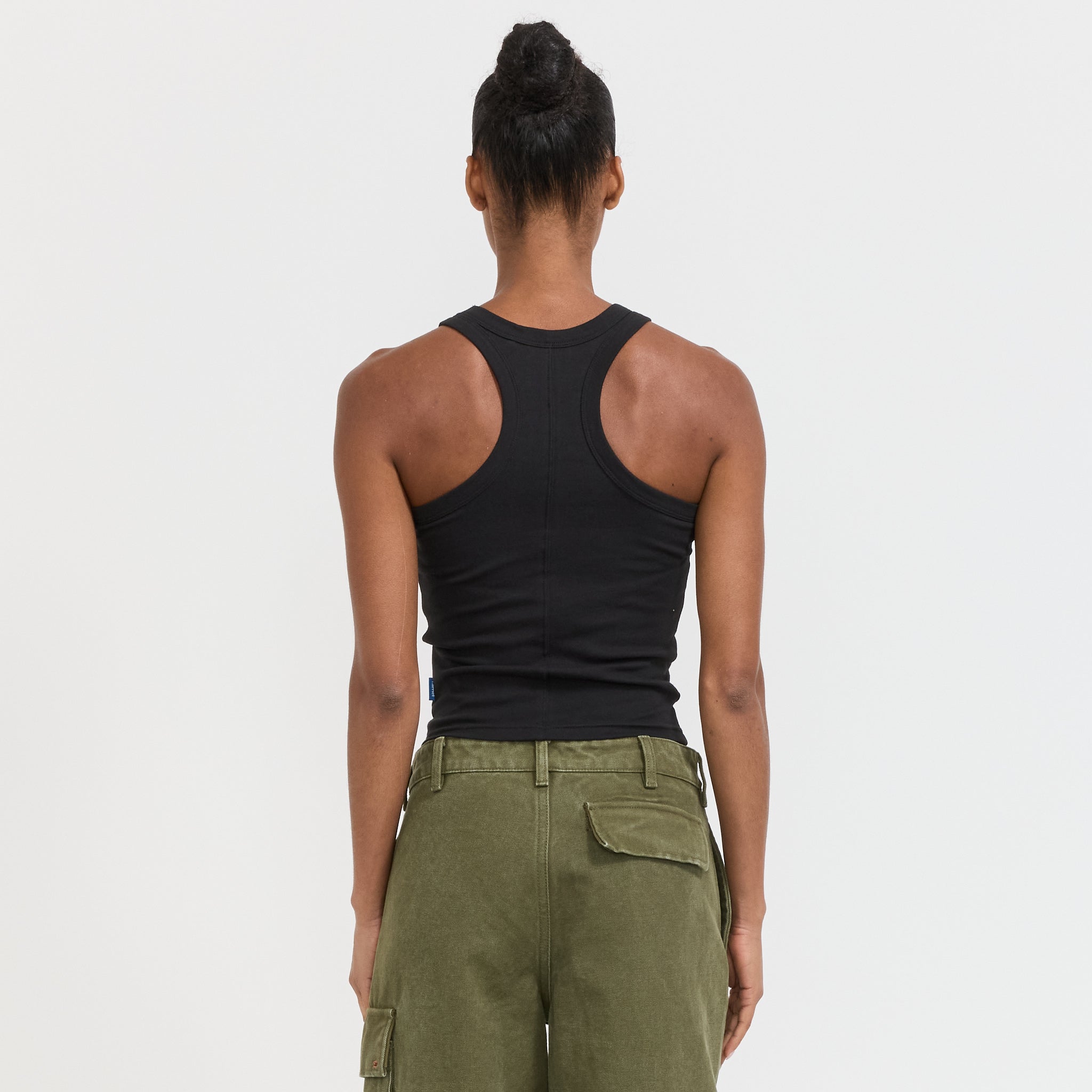 Larriet | Fi Tank Black | Maplestore