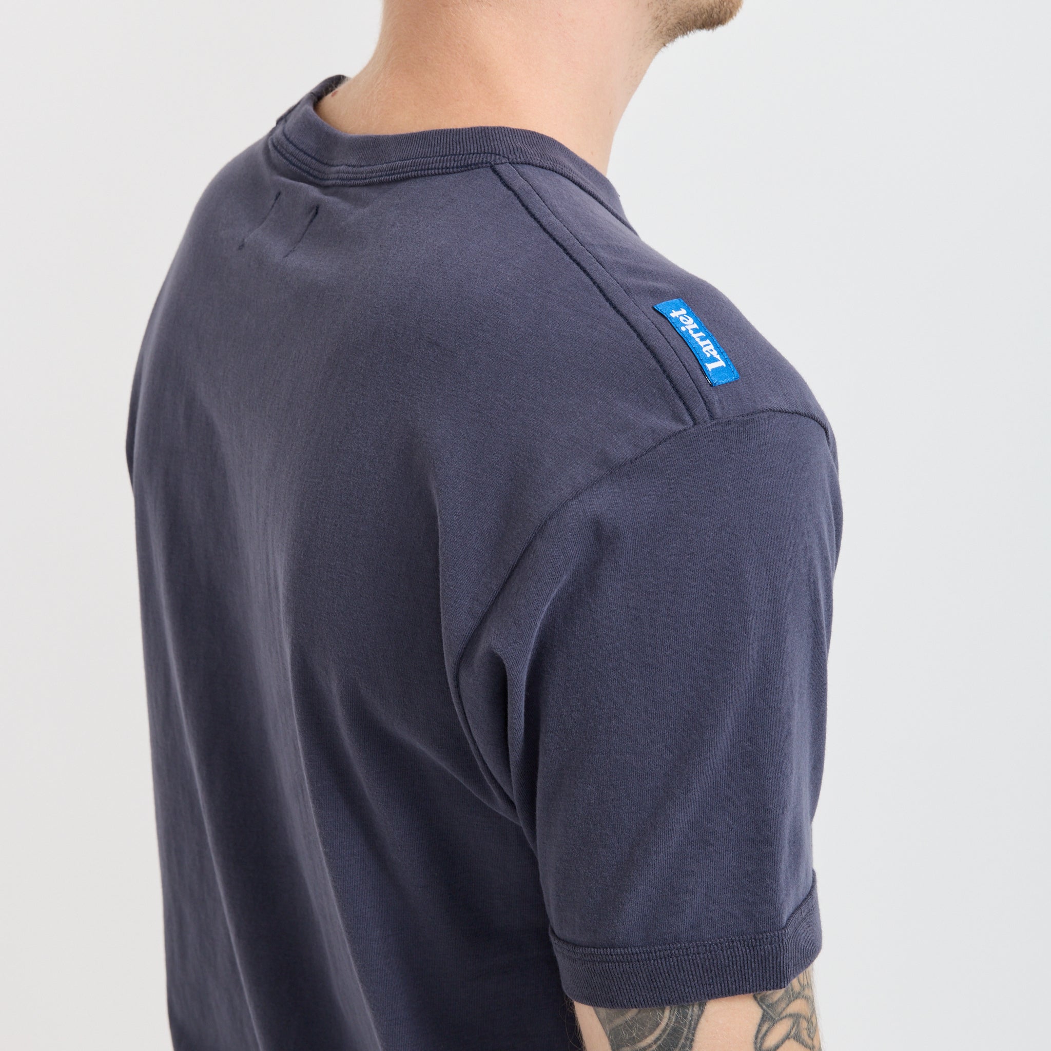 Larriet | Hubby Tee Ocean | Maplestore
