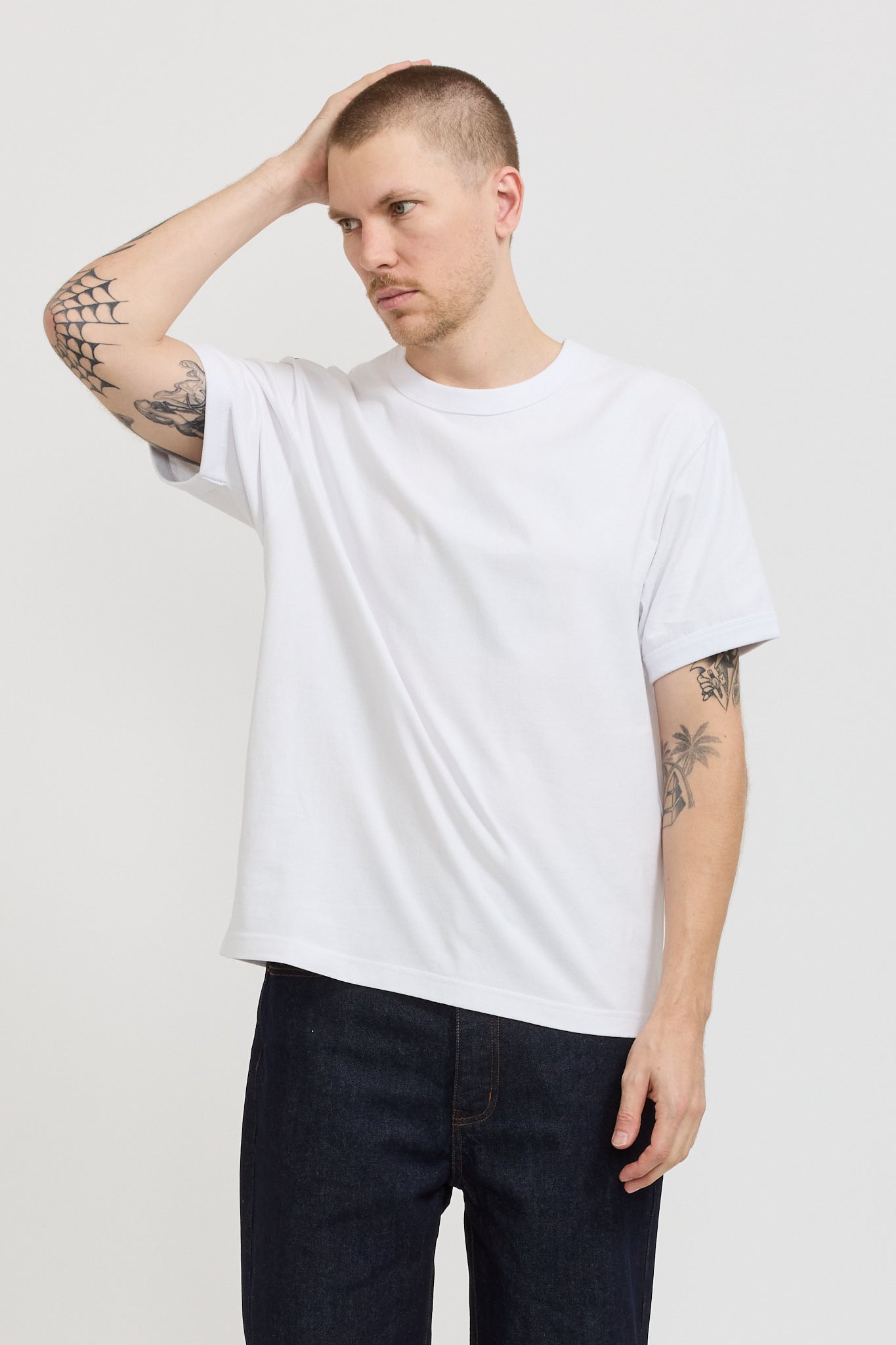 Larriet | Hubby Tee White | Maplestore