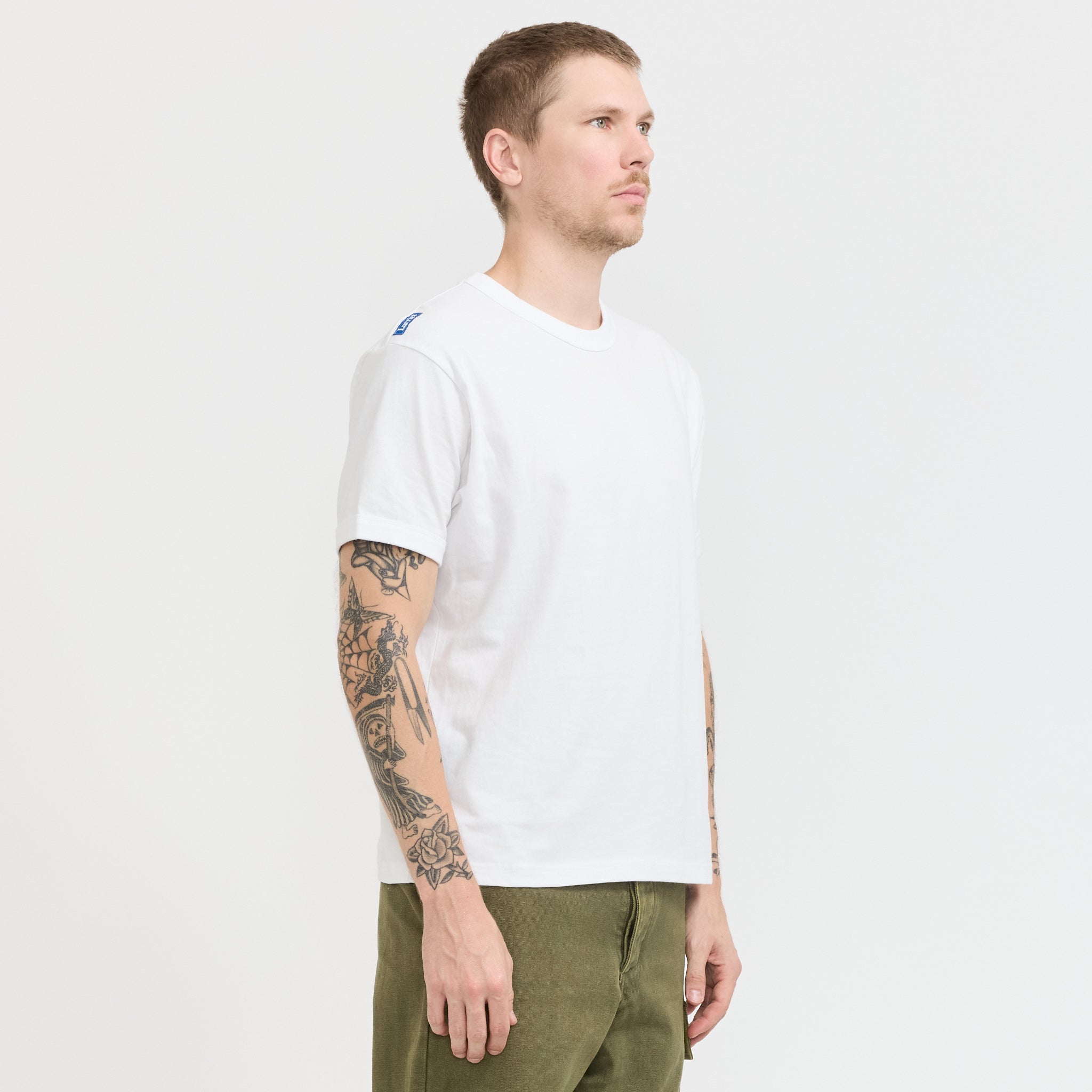 Larriet | Hubby Tee White | Maplestore