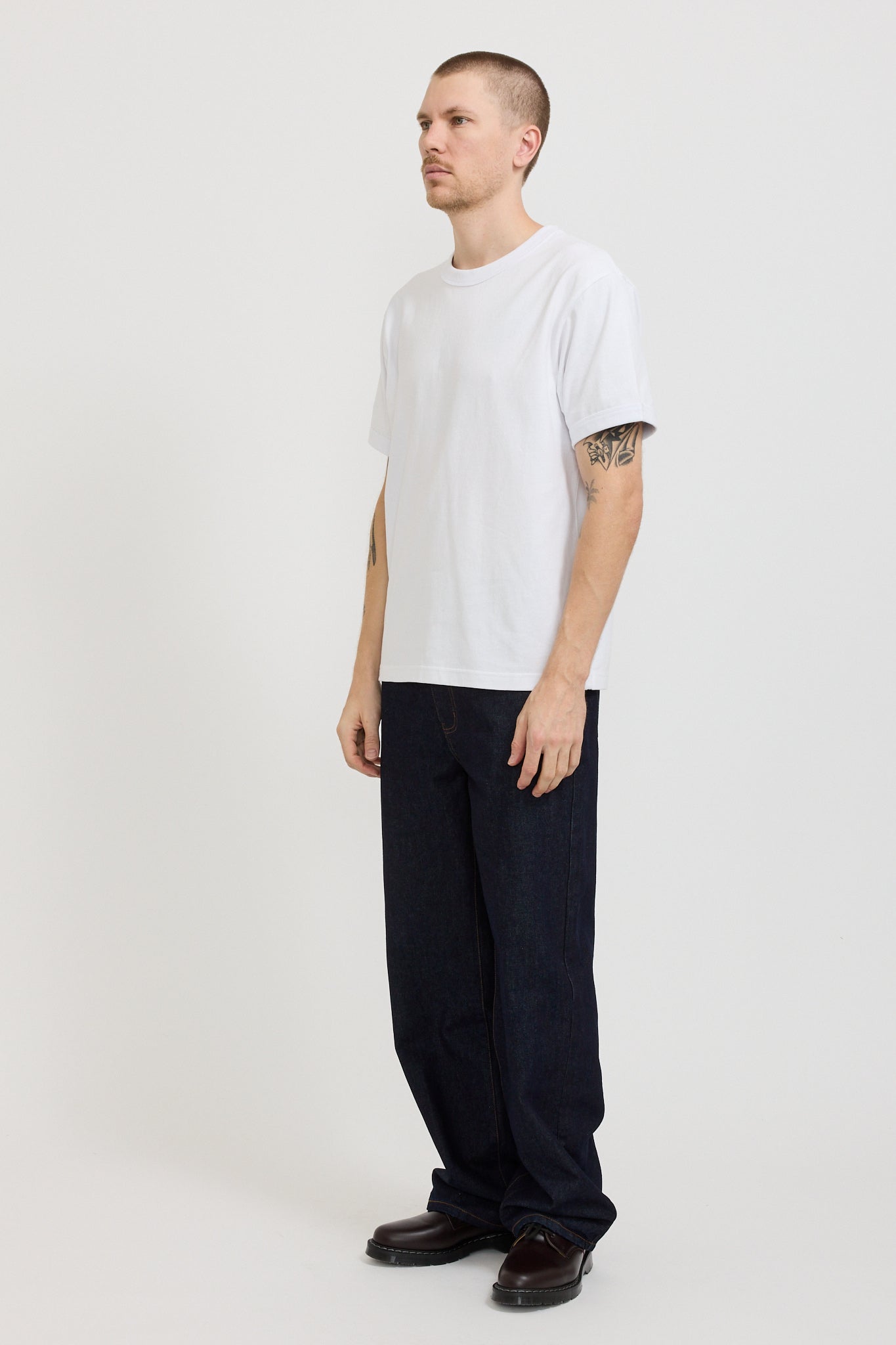 Larriet | Hubby Tee White | Maplestore