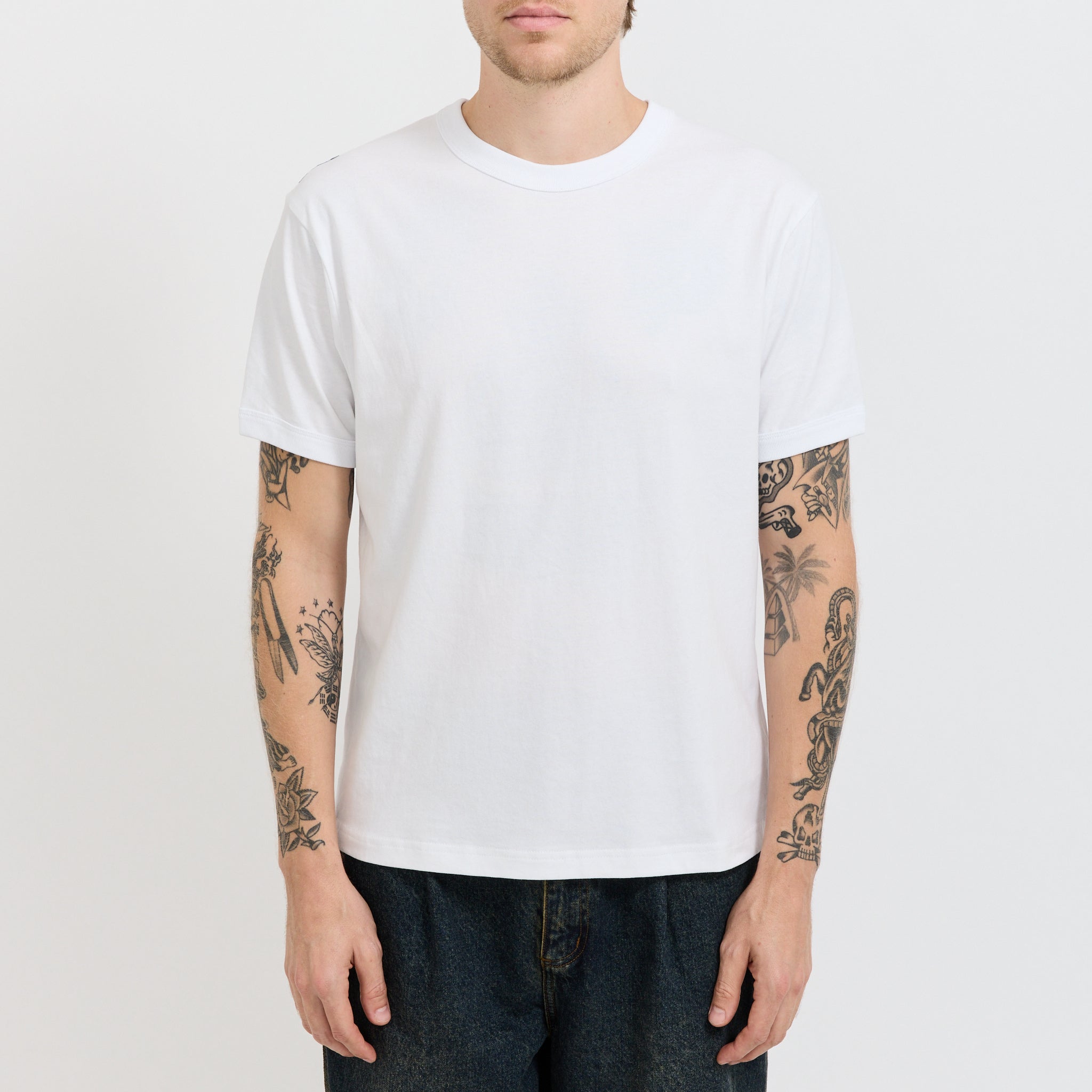 Larriet | Hubby Tee White | Maplestore
