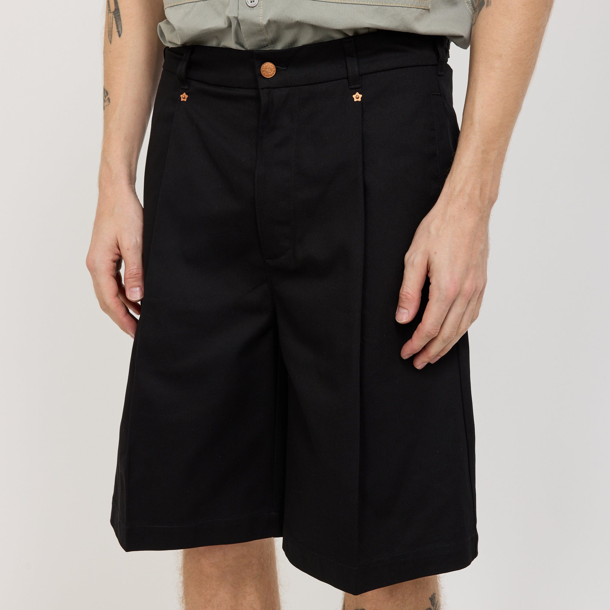 Larriet | Lyu Short Black | Maplestore