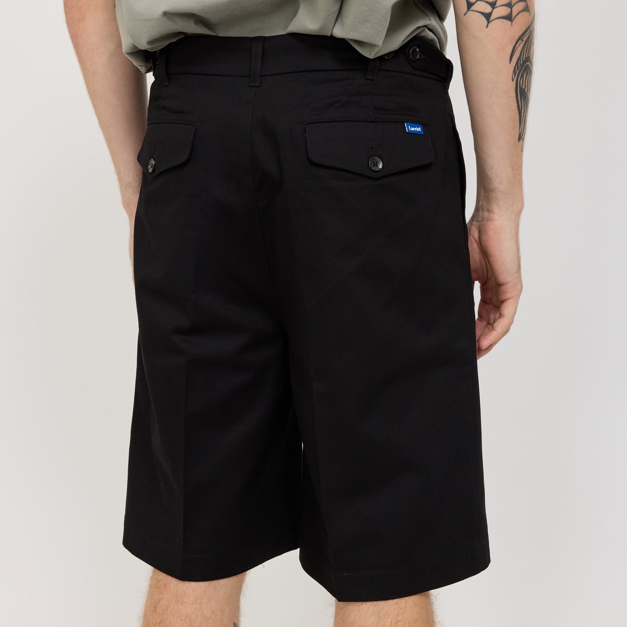 Larriet | Lyu Short Black | Maplestore