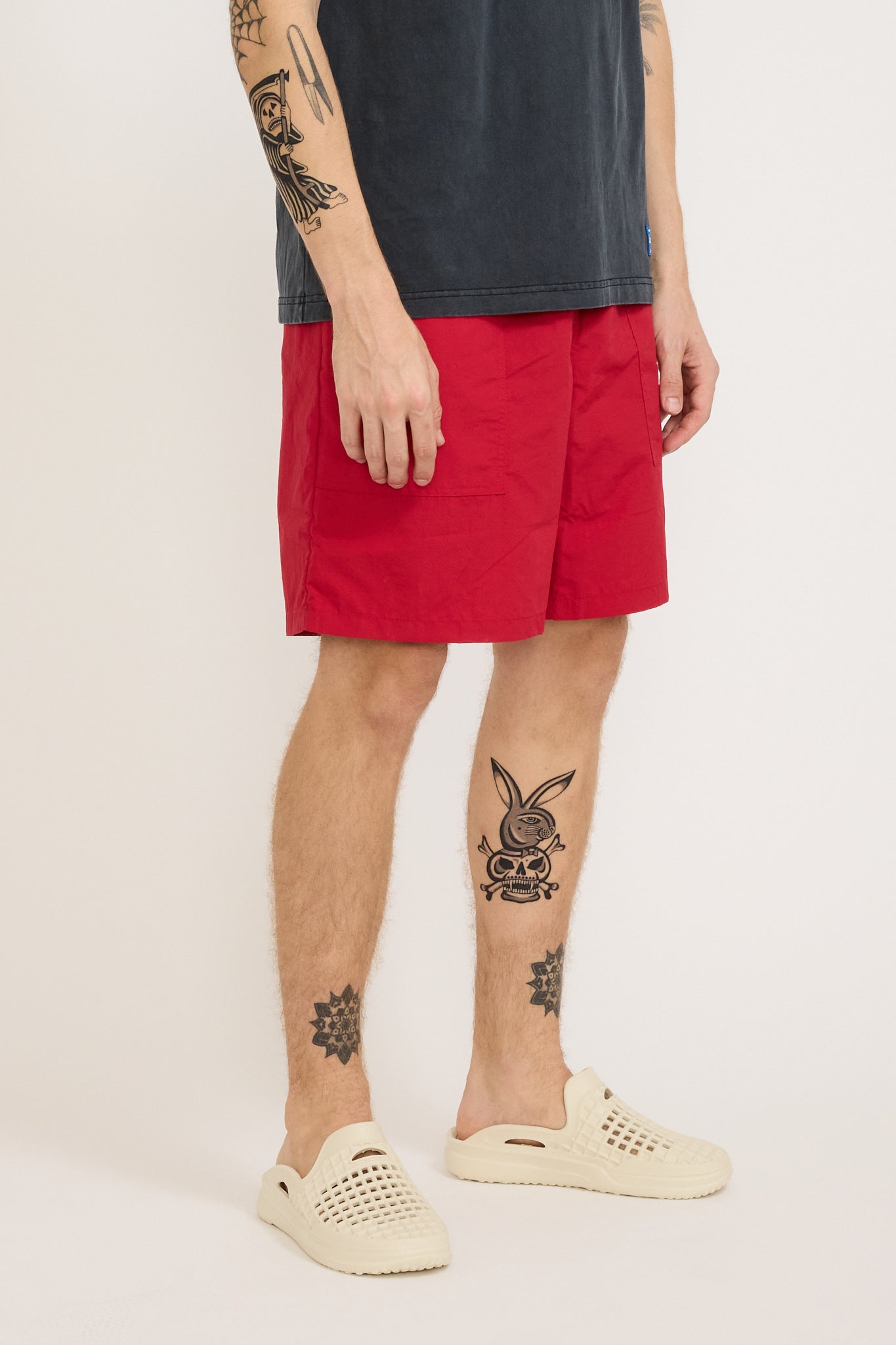 Larriet | Rec Shorts Red | Maplestore