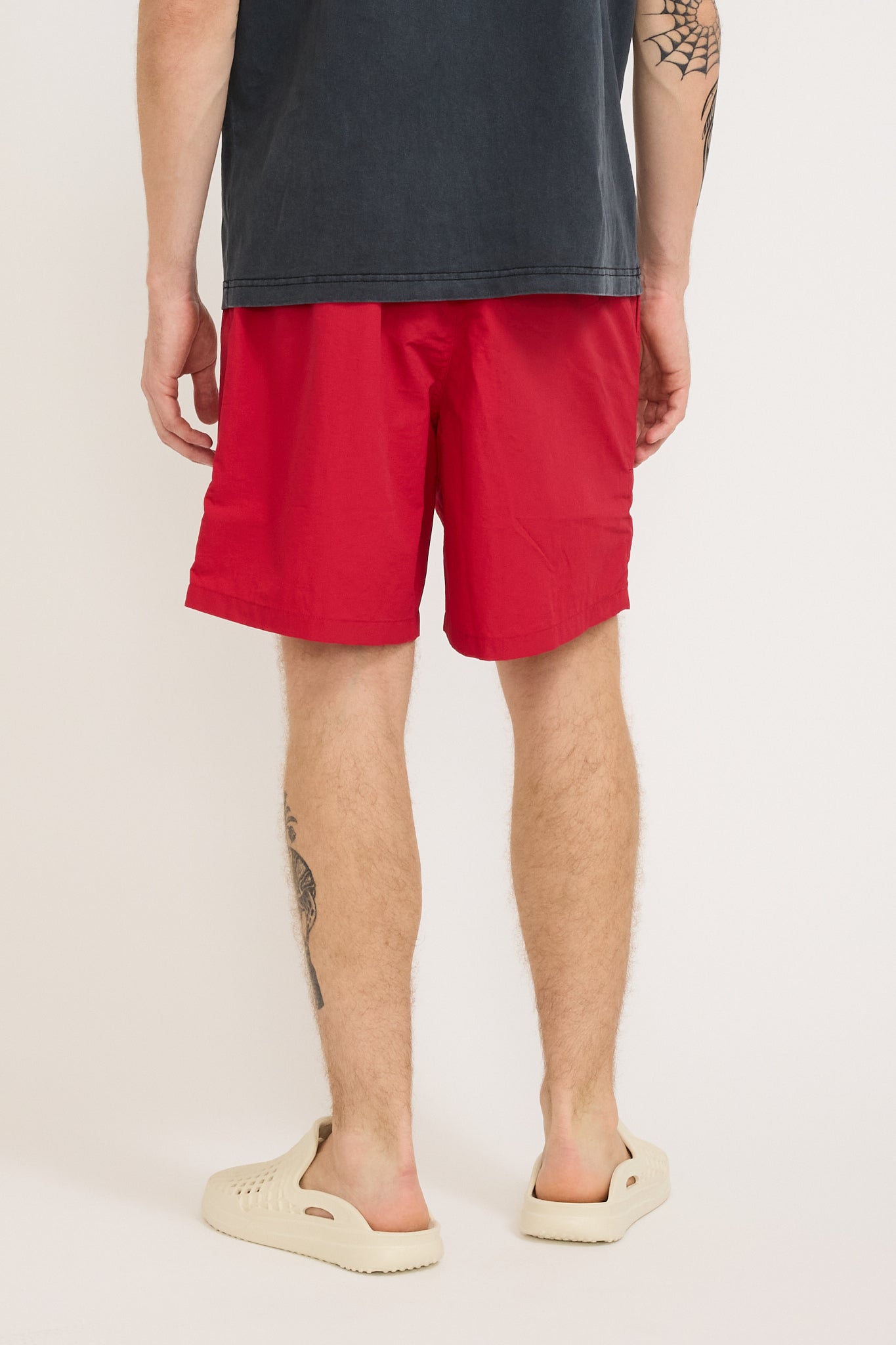 Larriet | Rec Shorts Red | Maplestore