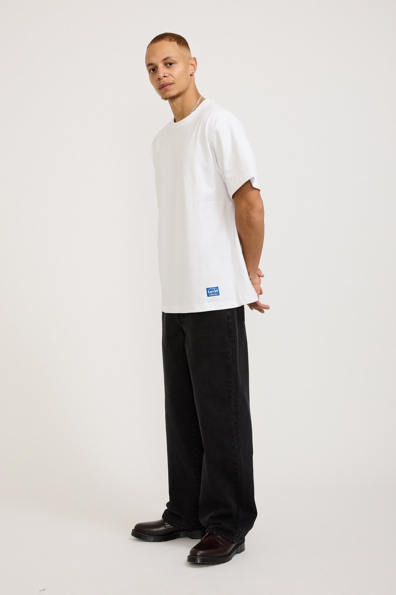 Larriet | Standard Tee White | Maplestore