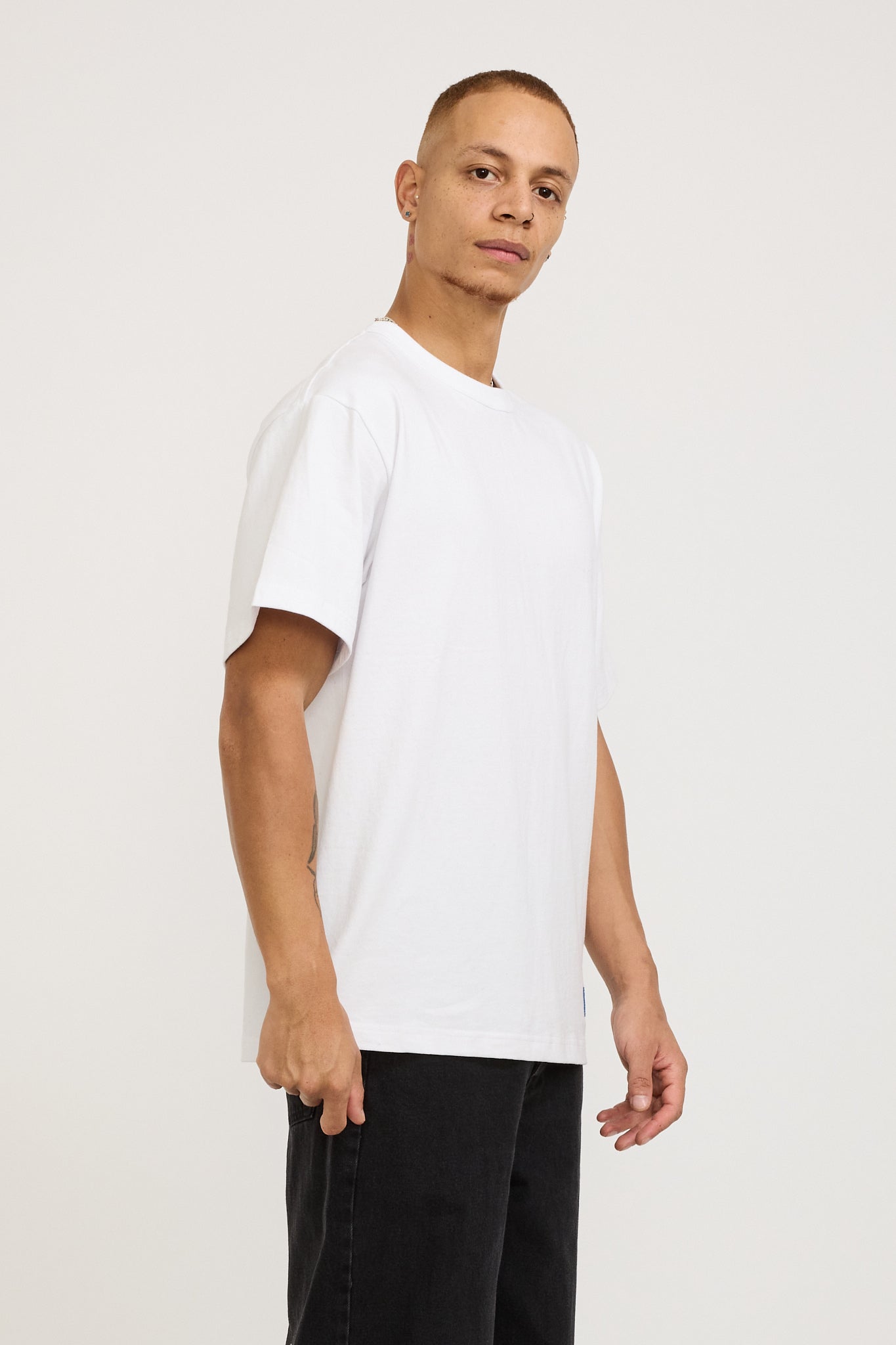 Larriet | Standard Tee White | Maplestore