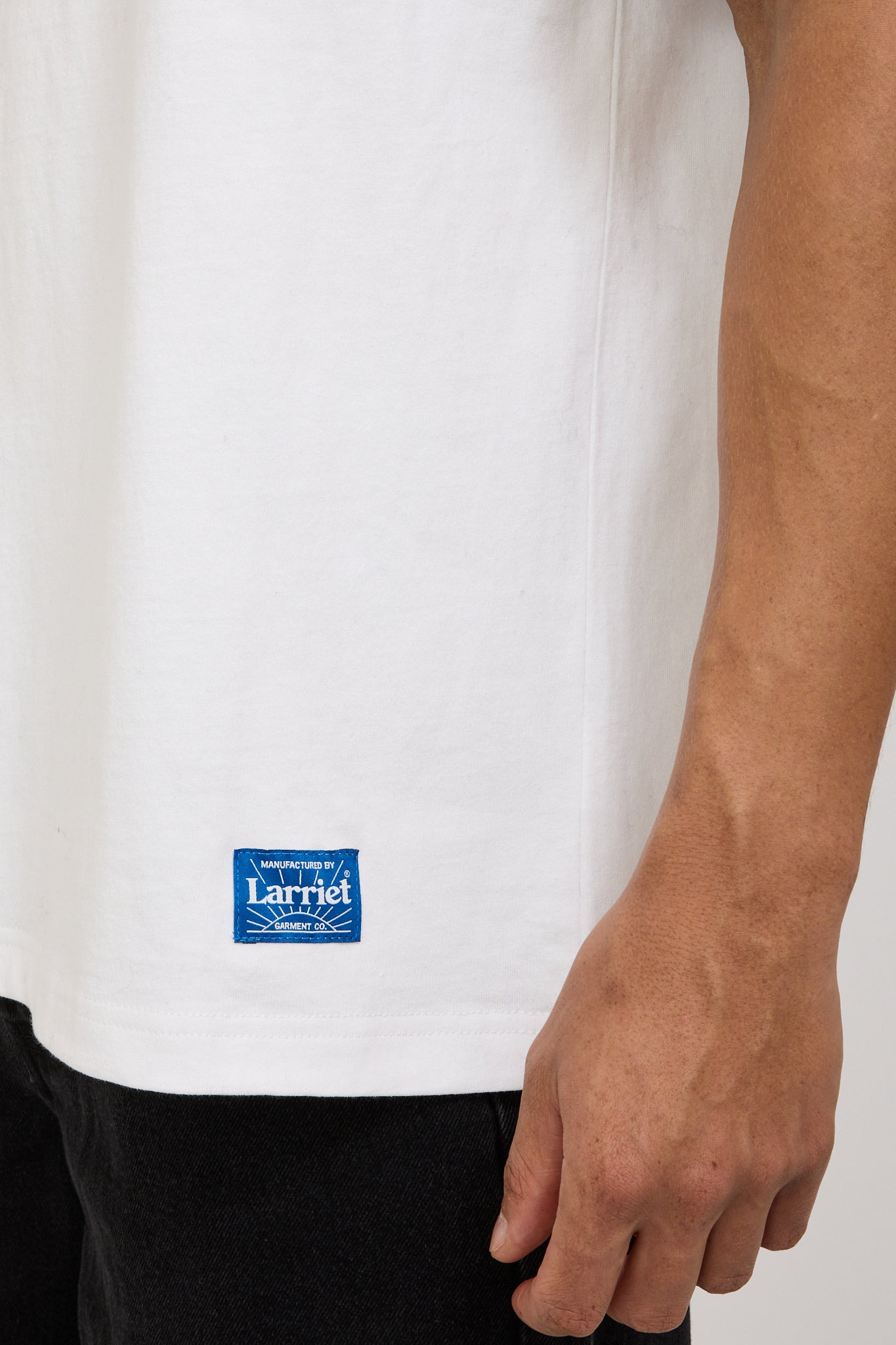 Larriet | Standard Tee White | Maplestore