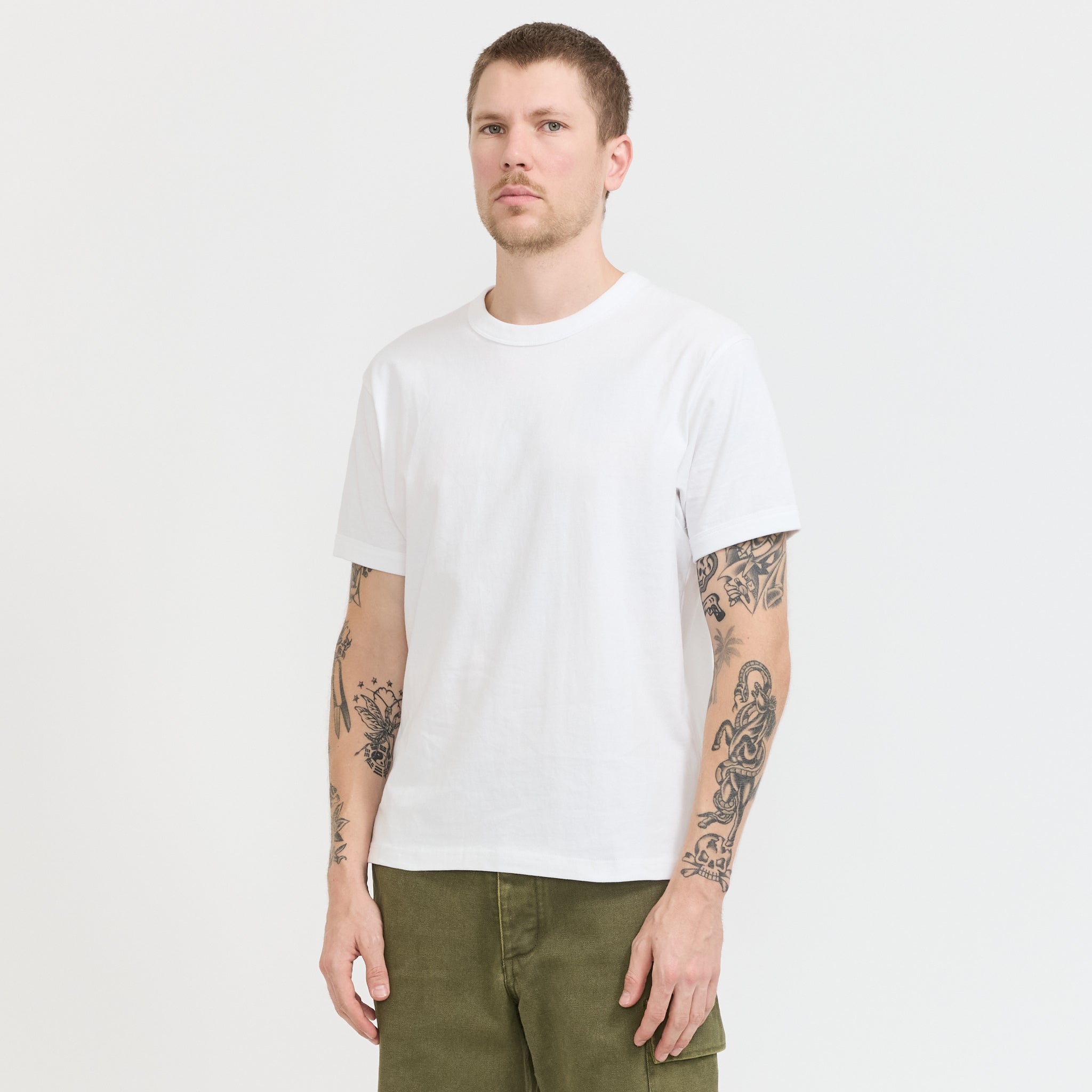 Larriet | Hubby Tee White | Maplestore
