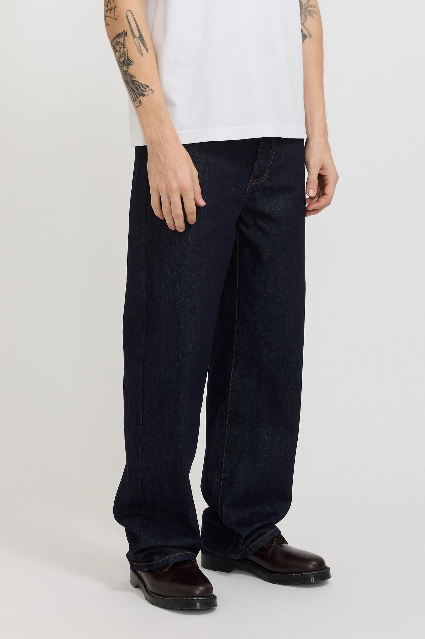 Larriet | Wale Jeans Indigo | Maplestore