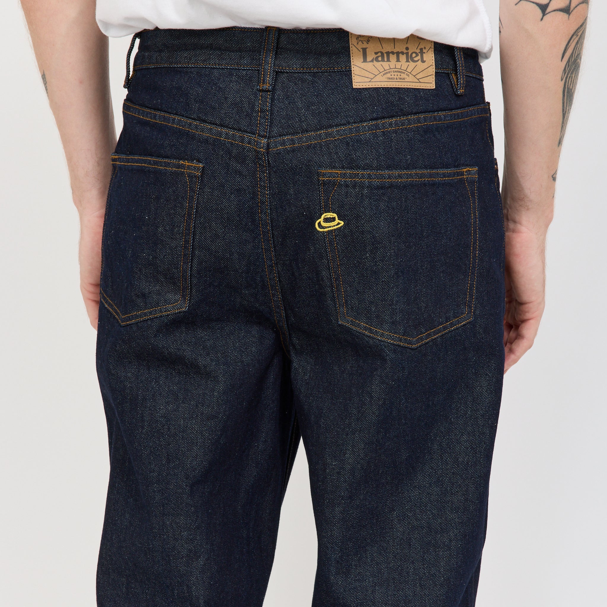 Larriet | Wale Jeans Indigo | Maplestore