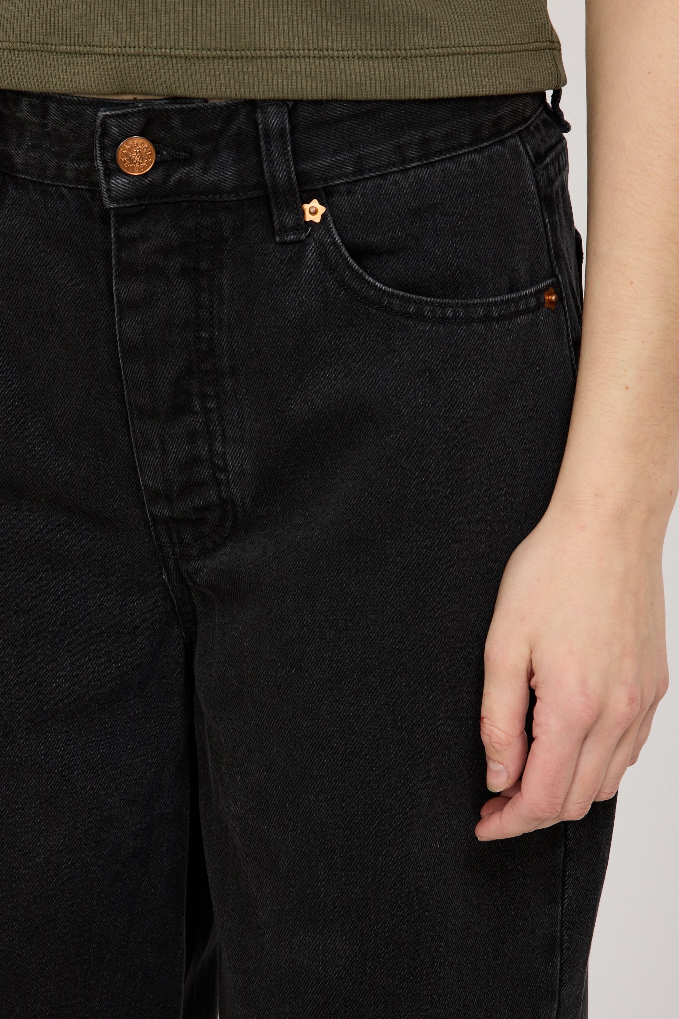 Larriet | Womens Wale Jean Used Black | Maplestore