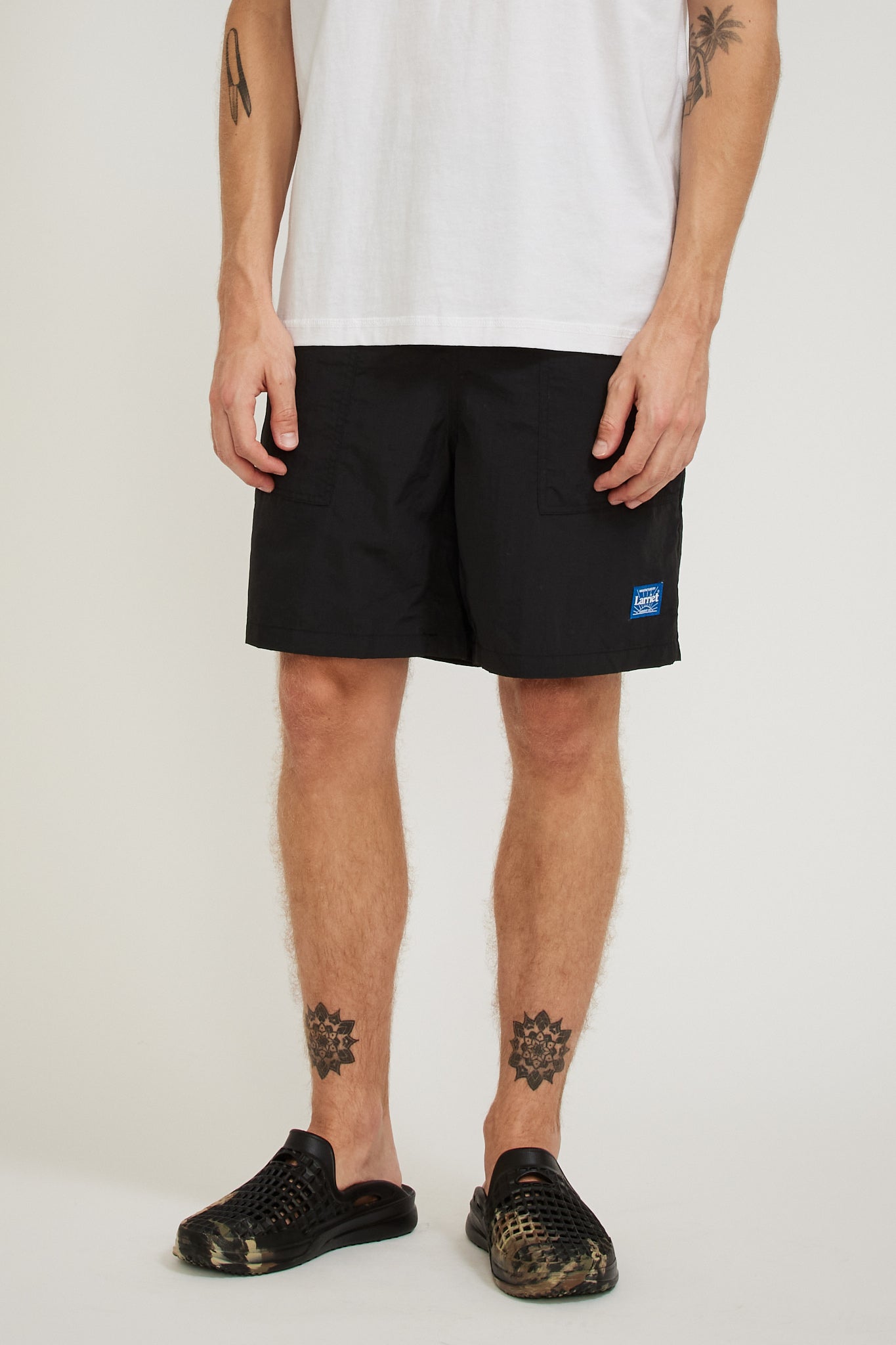 Larriet | Rec Shorts Black | Maplestore