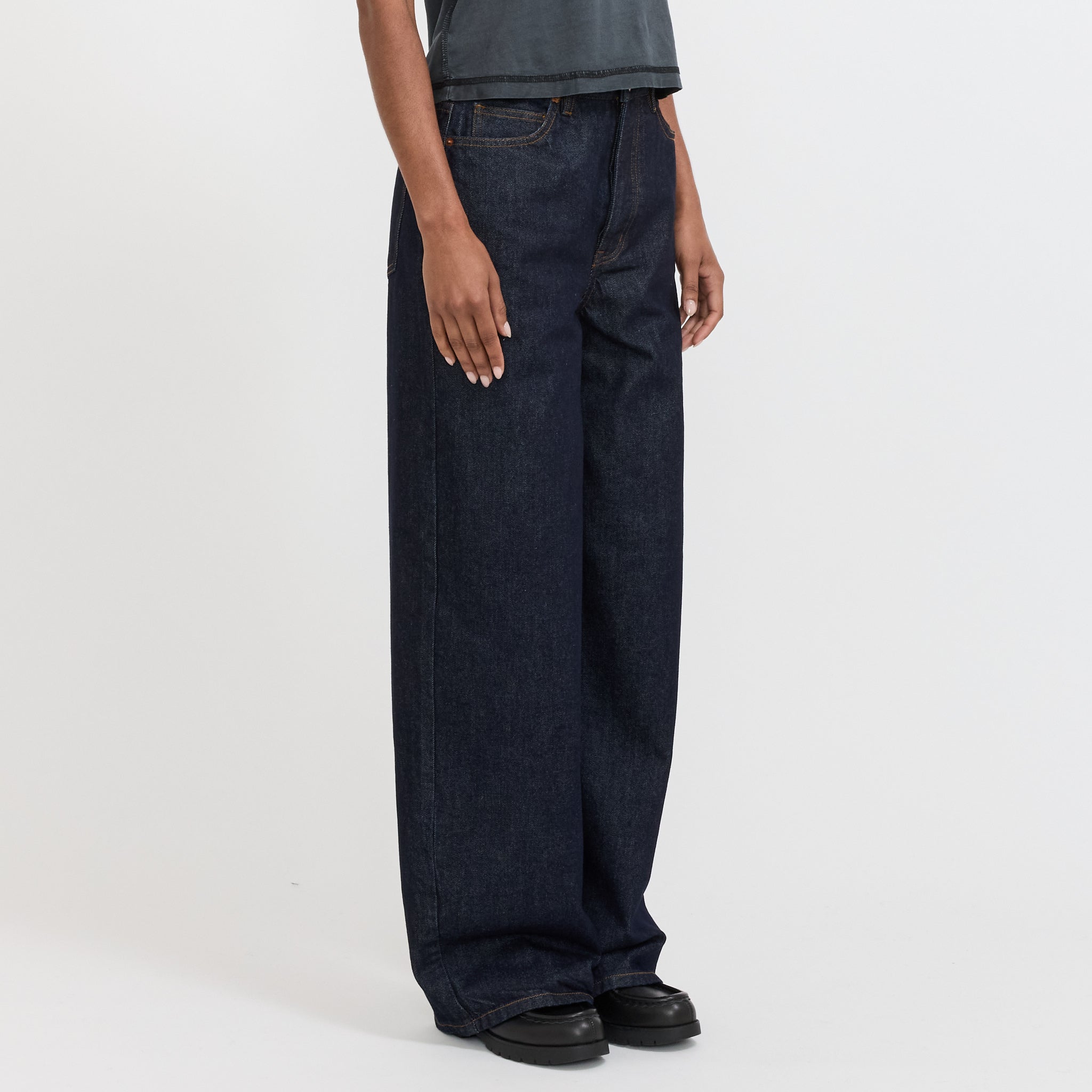 Larriet | Womens Wale Jeans Indigo | Maplestore