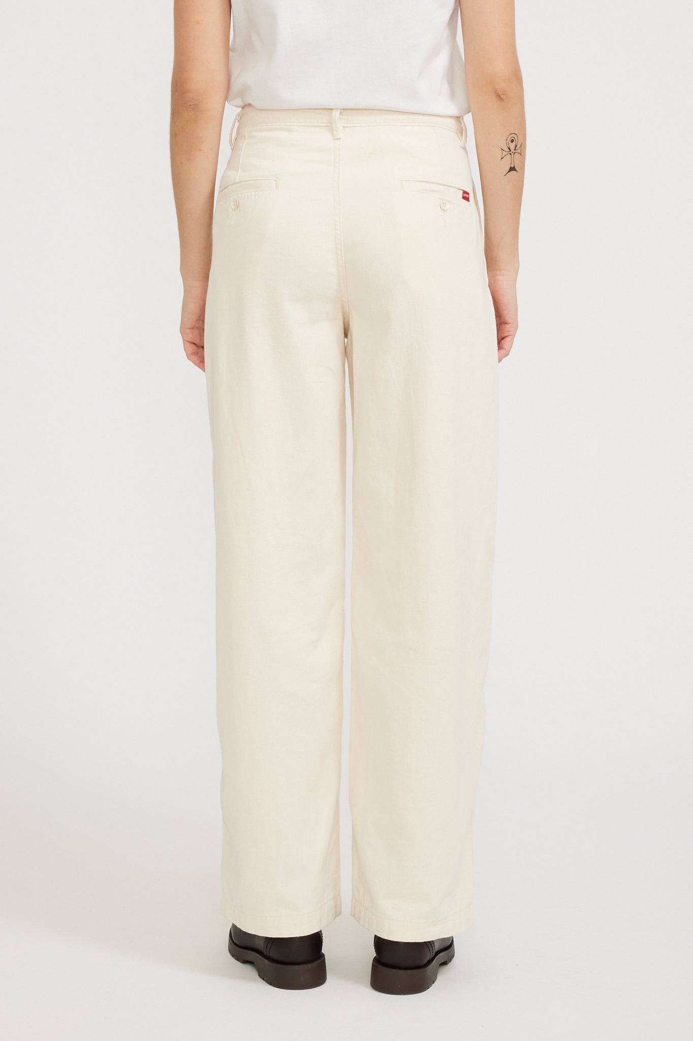 Levis | Wellthread Orchard Soft Straight Trouser Soft Ceramic | Maplestore