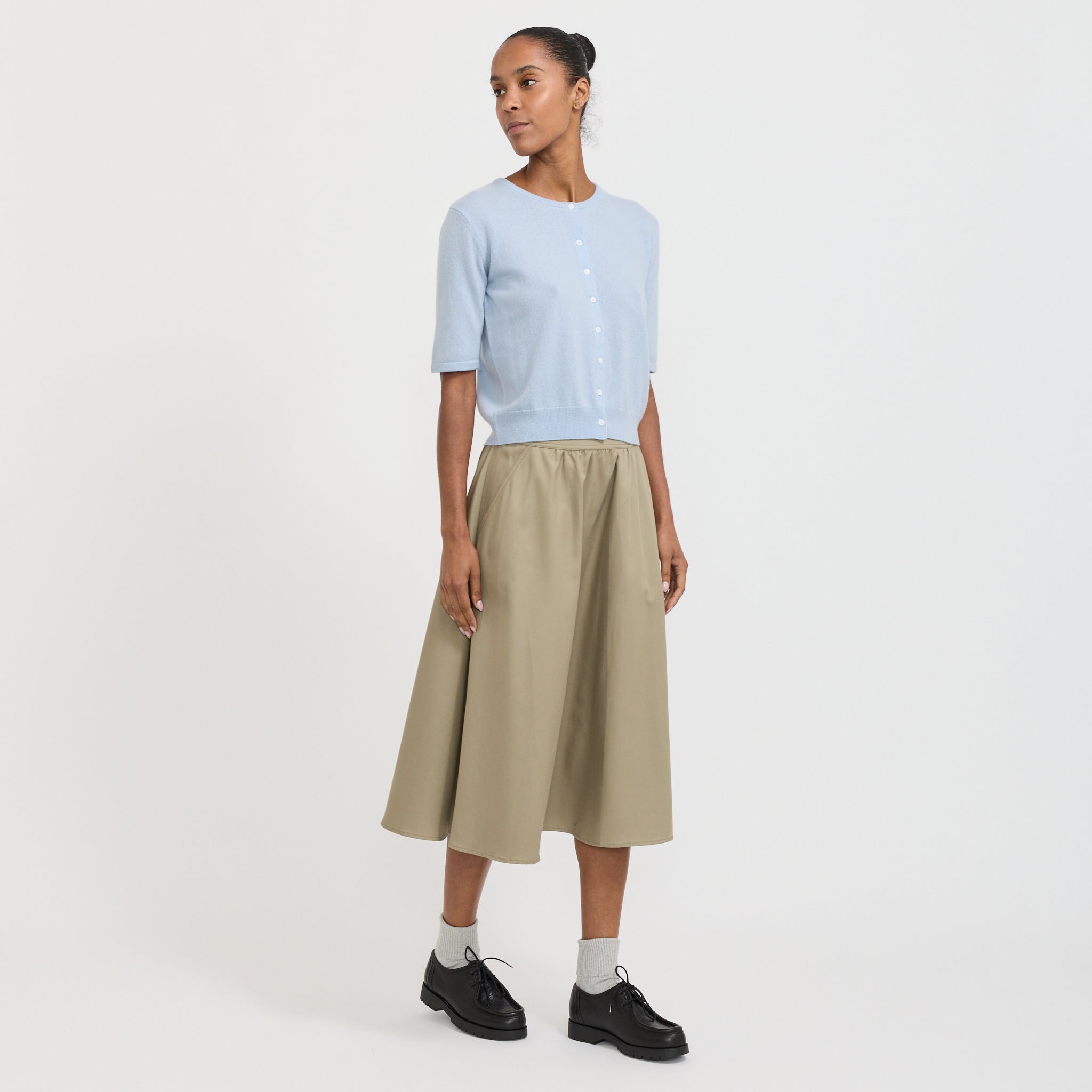 Le Mont Saint Michel | Jeanette Midi Pleated Skirt Kaki | Maplestore