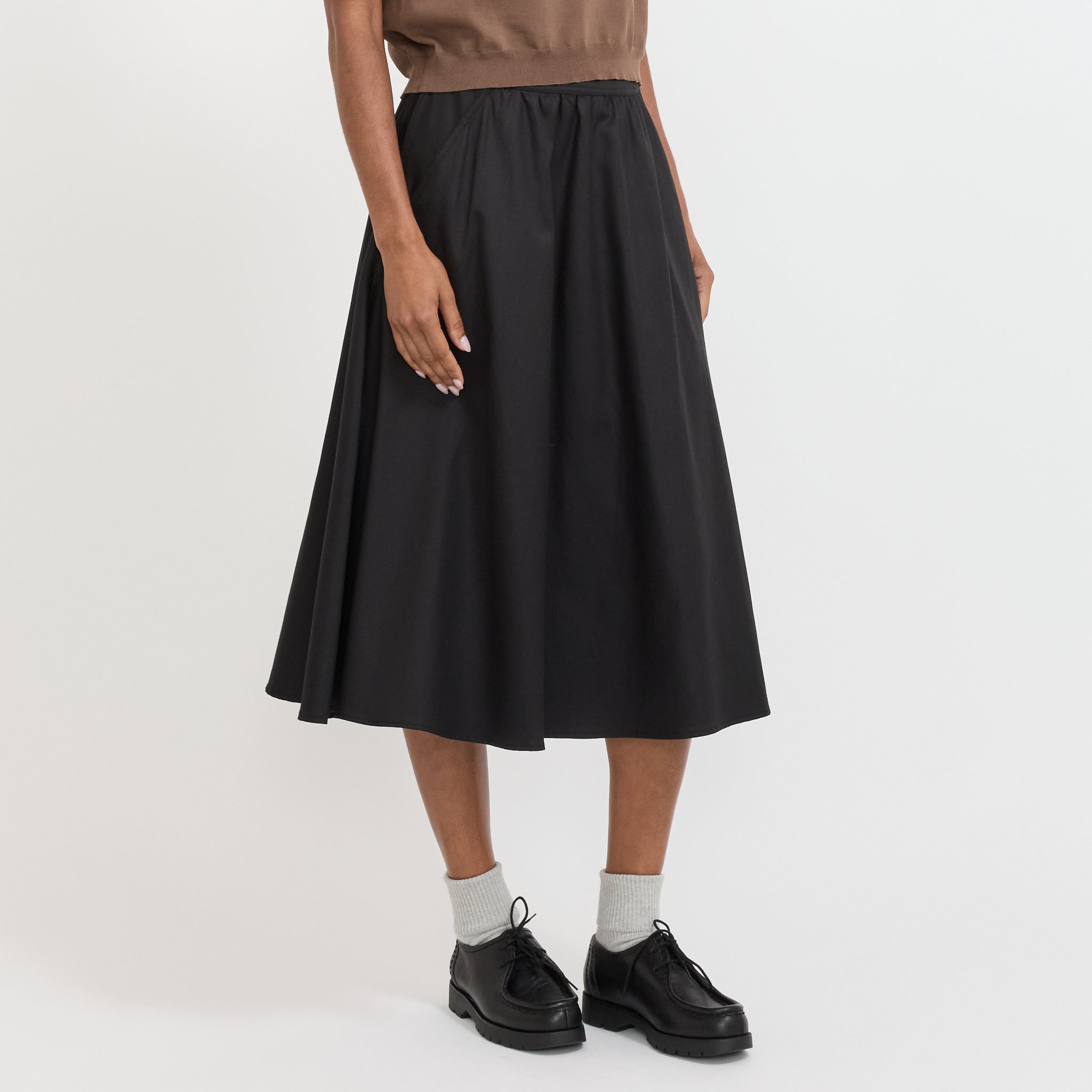 Le Mont Saint Michel | Jeanette Midi Pleated Skirt Black | Maplestore