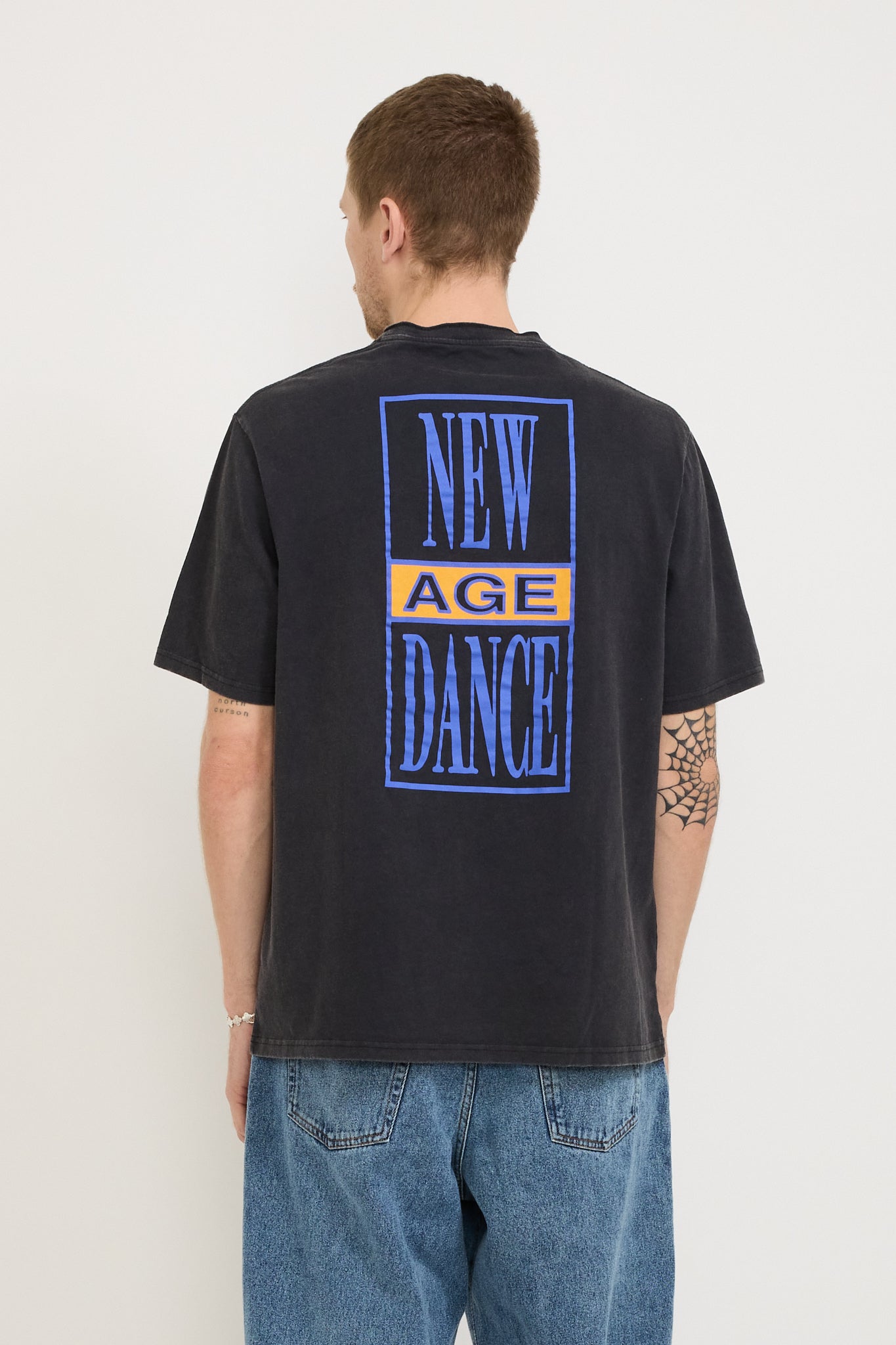 Magic Castles | New Age Dance SS Tee Vintage Black | Maplestore