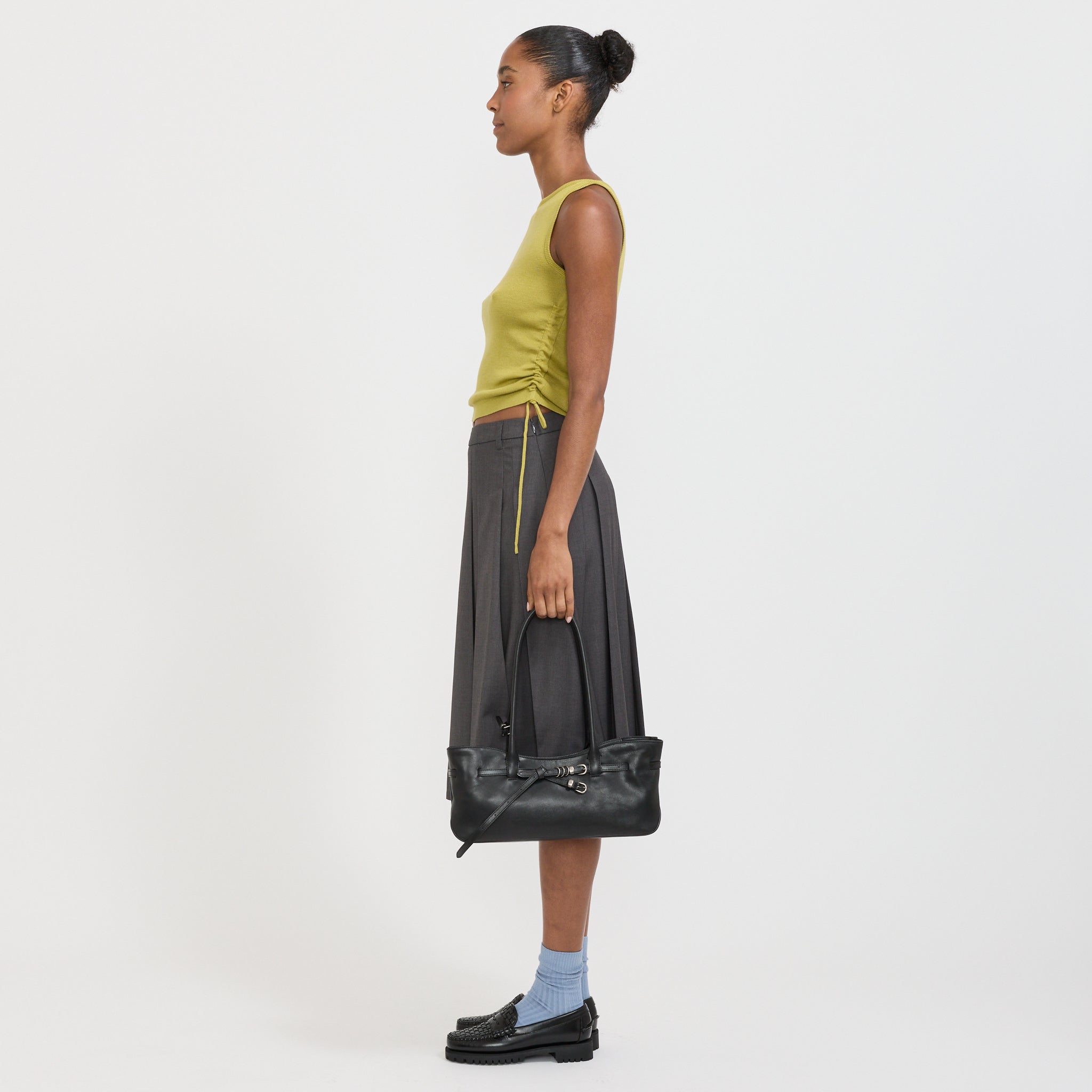 Margesherwood | Grandma Used Shoulder Bag Black Pull-Up | Maplestore