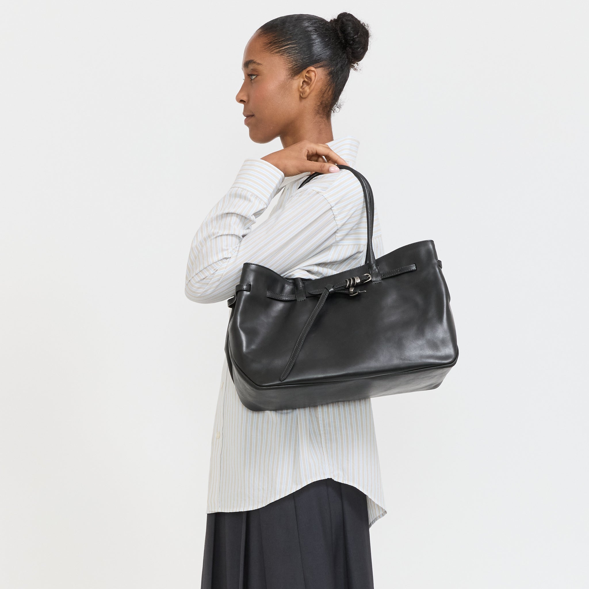 Grandma Used Bag Large Black Pull-Up