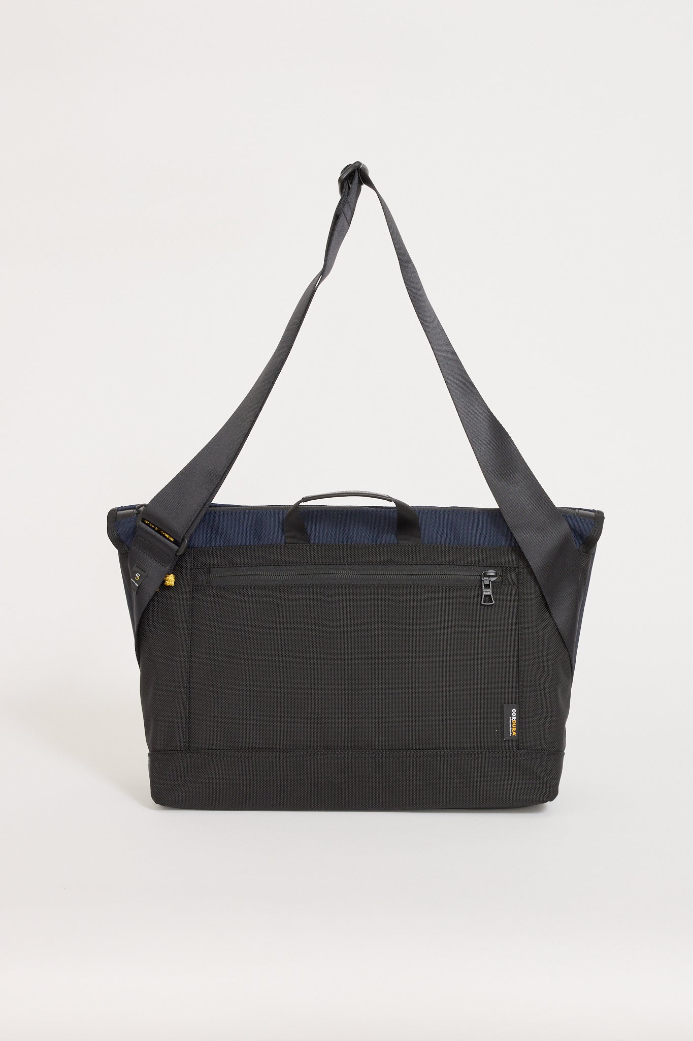 Universal Works | Master-Piece x Universal Works Courier Bag Navy | Maplestore