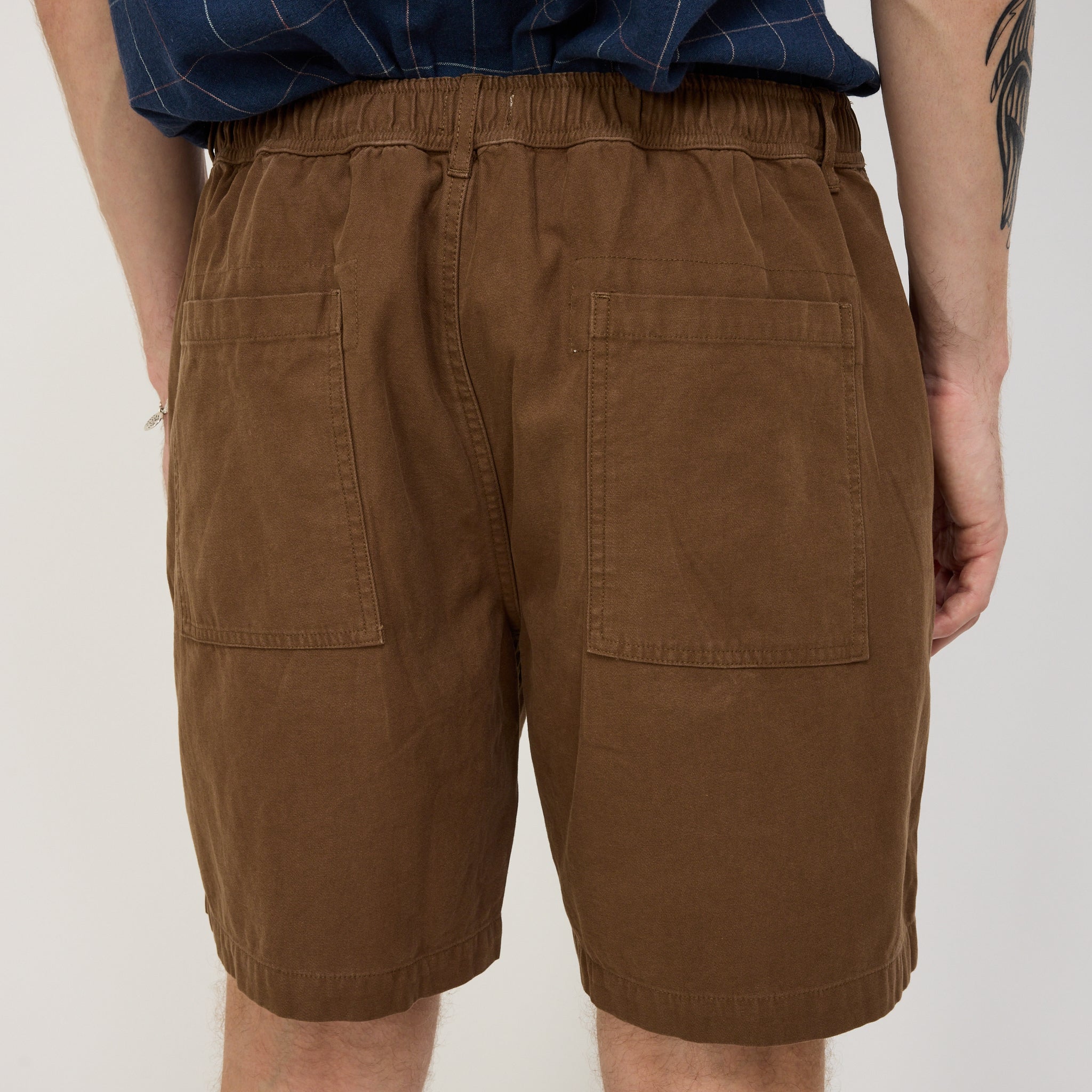 McTavish | Relaxed Twill Shorts Dark Brown | Maplestore